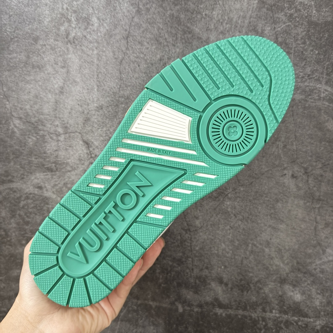 图片[9]-【YS纯原】海淘代购品质 Louis Vuitton LV Trainer 低帮休闲板鞋 ✦ 海淘代购同渠道，高端零售外贸充正专供 ✦ 原版购入开发，ZP级全套包装 ✦ 完美楦型，颜色卡位准确 ✦ 大底TPU质感媲美原版，细节同步一致 ✦ 区分市面通货，零瑕疵标准 尺码： 39 40 41 42 43 44 45-选品中心
