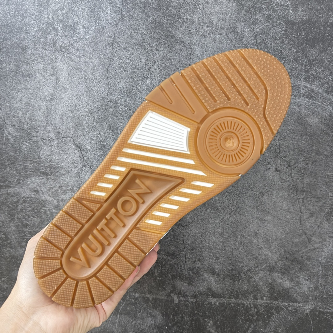 图片[9]-【YS纯原】海淘代购品质 Louis Vuitton LV Trainer 低帮休闲板鞋 ✦ 海淘代购同渠道，高端零售外贸充正专供 ✦ 原版购入开发，ZP级全套包装 ✦ 完美楦型，颜色卡位准确 ✦ 大底TPU质感媲美原版，细节同步一致 ✦ 区分市面通货，零瑕疵标准 尺码： 39 40 41 42 43 44 45-选品中心