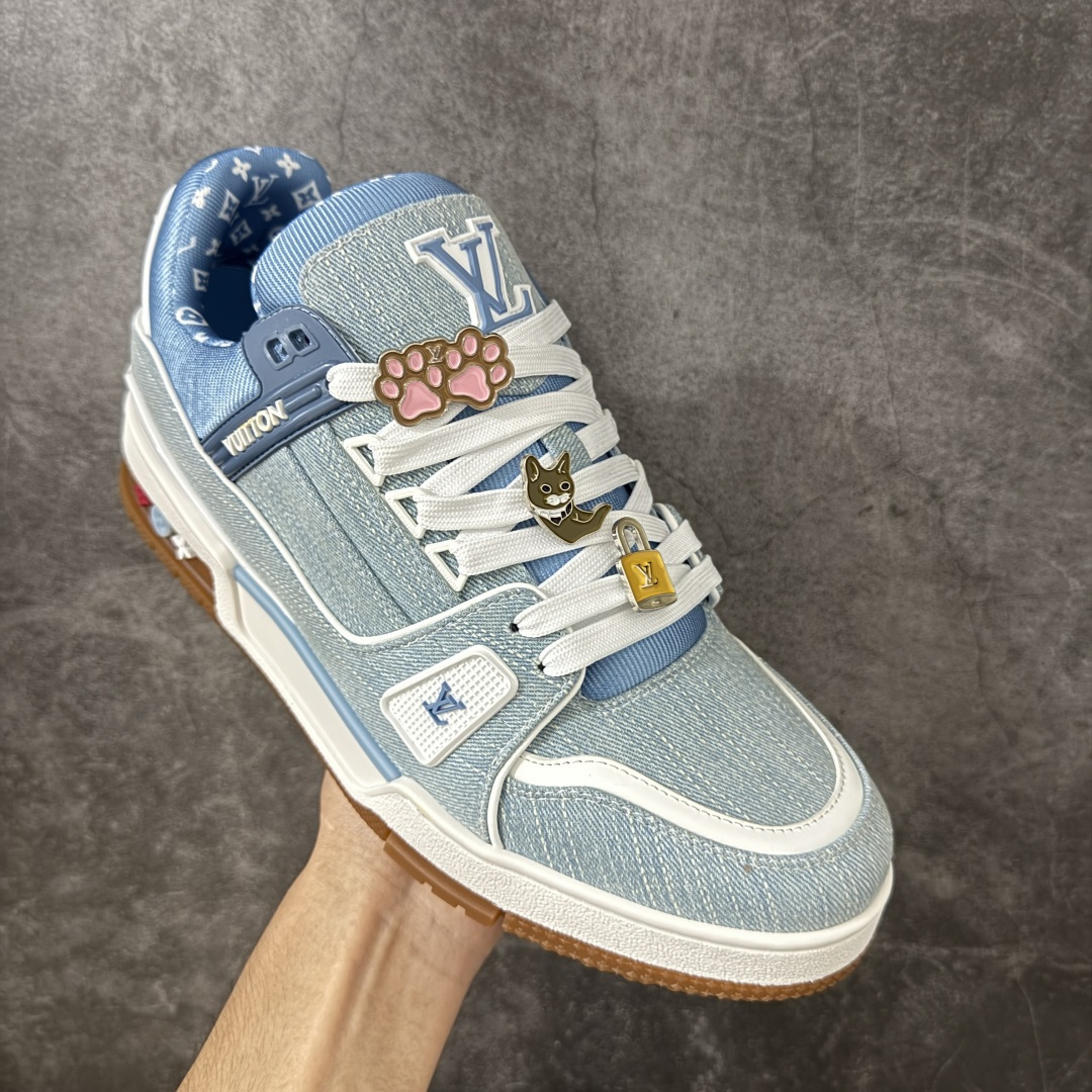 图片[3]-【YS纯原】海淘代购品质 Louis Vuitton LV Trainer 低帮休闲板鞋 ✦ 海淘代购同渠道，高端零售外贸充正专供 ✦ 原版购入开发，ZP级全套包装 ✦ 完美楦型，颜色卡位准确 ✦ 大底TPU质感媲美原版，细节同步一致 ✦ 区分市面通货，零瑕疵标准 尺码： 39 40 41 42 43 44 45-选品中心