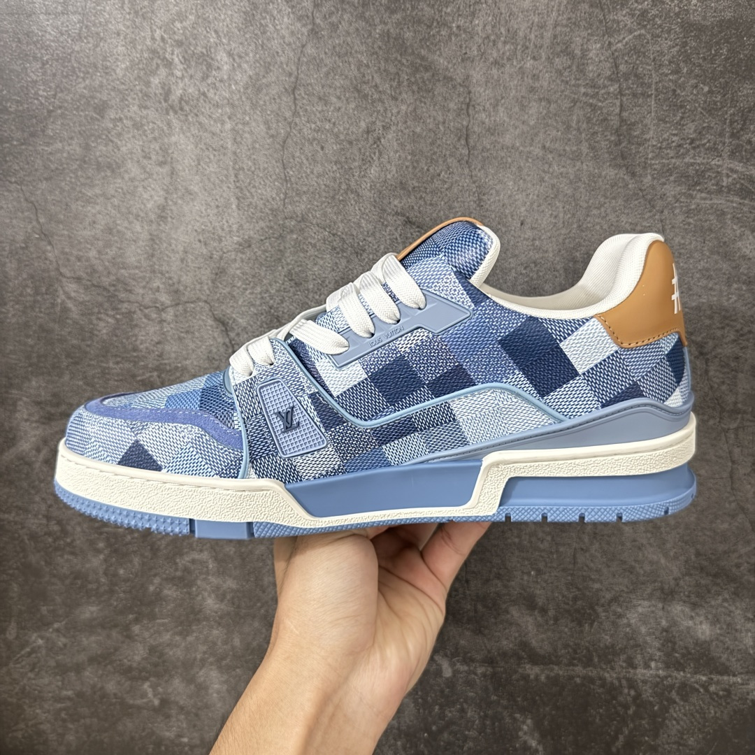 图片[2]-【YS纯原】海淘代购品质 Louis Vuitton LV Trainer 低帮休闲板鞋 ✦ 海淘代购同渠道，高端零售外贸充正专供 ✦ 原版购入开发，ZP级全套包装 ✦ 完美楦型，颜色卡位准确 ✦ 大底TPU质感媲美原版，细节同步一致 ✦ 区分市面通货，零瑕疵标准 尺码： 39 40 41 42 43 44 45-选品中心