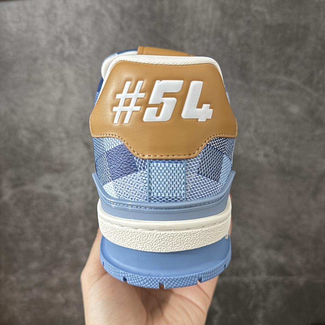 图片[4]-【YS纯原】海淘代购品质 Louis Vuitton LV Trainer 低帮休闲板鞋 ✦ 海淘代购同渠道，高端零售外贸充正专供 ✦ 原版购入开发，ZP级全套包装 ✦ 完美楦型，颜色卡位准确 ✦ 大底TPU质感媲美原版，细节同步一致 ✦ 区分市面通货，零瑕疵标准 尺码： 39 40 41 42 43 44 45-选品中心