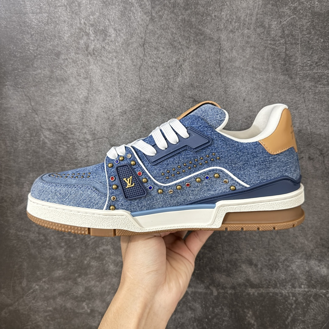 图片[2]-【YS纯原】海淘代购品质 Louis Vuitton LV Trainer 低帮休闲板鞋 ✦ 海淘代购同渠道，高端零售外贸充正专供 ✦ 原版购入开发，ZP级全套包装 ✦ 完美楦型，颜色卡位准确 ✦ 大底TPU质感媲美原版，细节同步一致 ✦ 区分市面通货，零瑕疵标准 尺码： 39 40 41 42 43 44 45-选品中心