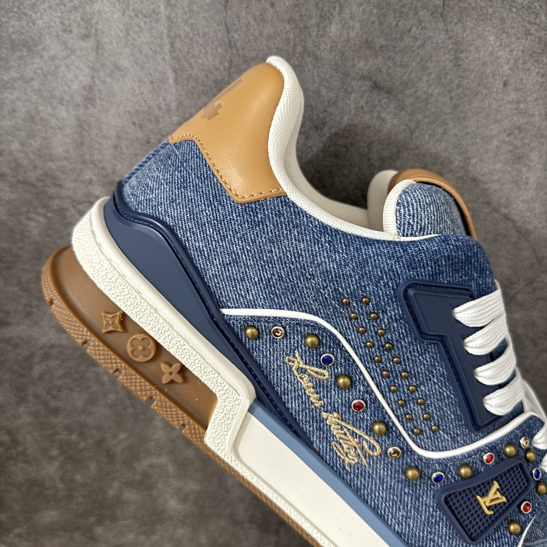 图片[7]-【YS纯原】海淘代购品质 Louis Vuitton LV Trainer 低帮休闲板鞋 ✦ 海淘代购同渠道，高端零售外贸充正专供 ✦ 原版购入开发，ZP级全套包装 ✦ 完美楦型，颜色卡位准确 ✦ 大底TPU质感媲美原版，细节同步一致 ✦ 区分市面通货，零瑕疵标准 尺码： 39 40 41 42 43 44 45-选品中心