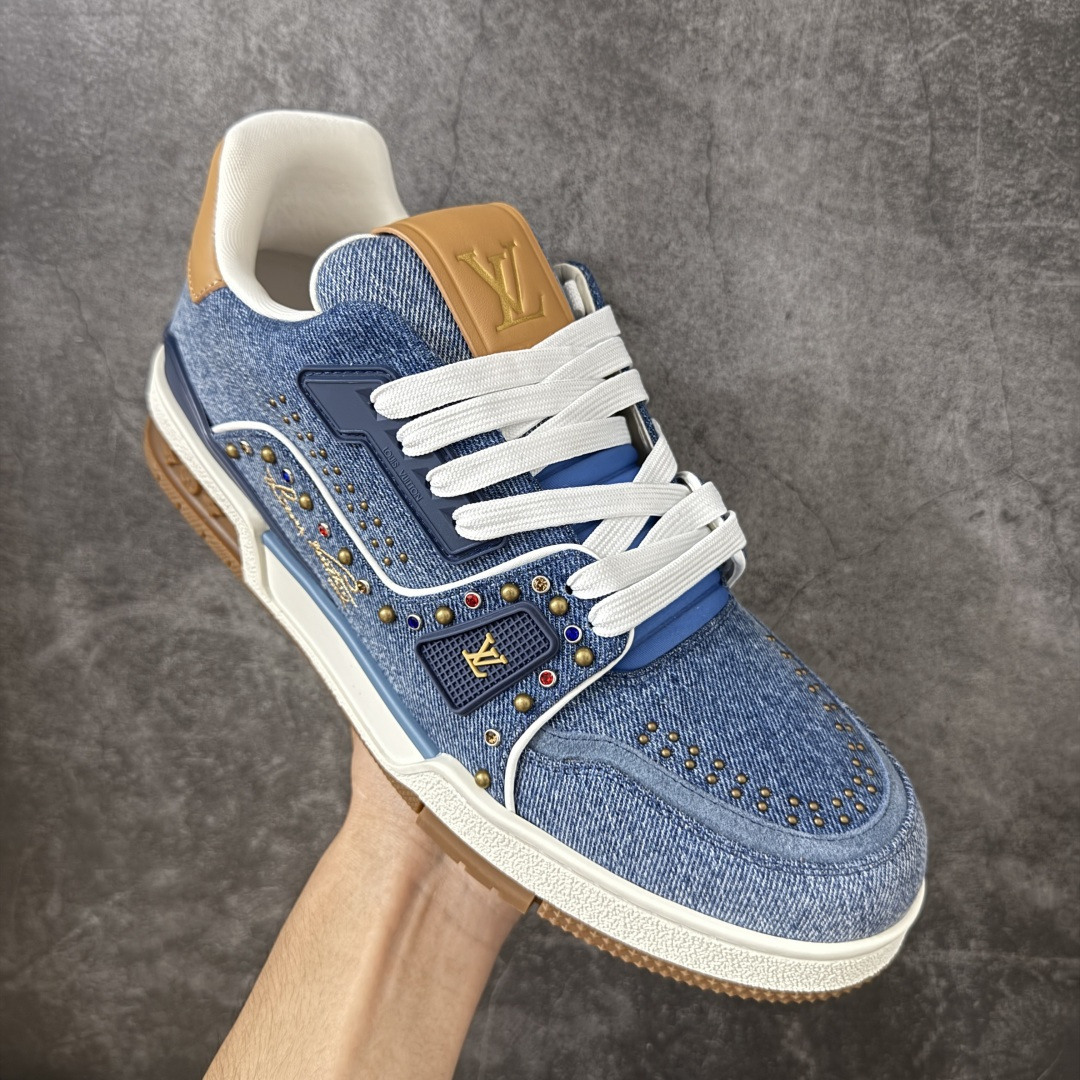 图片[3]-【YS纯原】海淘代购品质 Louis Vuitton LV Trainer 低帮休闲板鞋 ✦ 海淘代购同渠道，高端零售外贸充正专供 ✦ 原版购入开发，ZP级全套包装 ✦ 完美楦型，颜色卡位准确 ✦ 大底TPU质感媲美原版，细节同步一致 ✦ 区分市面通货，零瑕疵标准 尺码： 39 40 41 42 43 44 45-选品中心