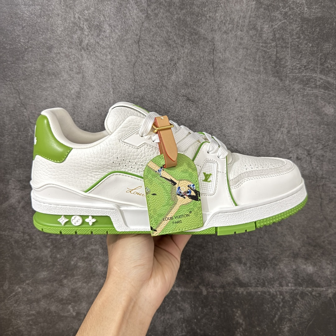 【YS纯原】海淘代购品质 Louis Vuitton LV Trainer 低帮休闲板鞋 ✦ 海淘代购同渠道,高端零售外贸充正专供 ✦ 原版购入开发,ZP级全套包装 ✦ 完美楦型,颜色卡位准确 ✦ 大底TPU质感媲美原版,细节同步一致 ✦ 区分市面通货,零瑕疵标准 尺码: 39 40 41 42 43 44 45-选品中心