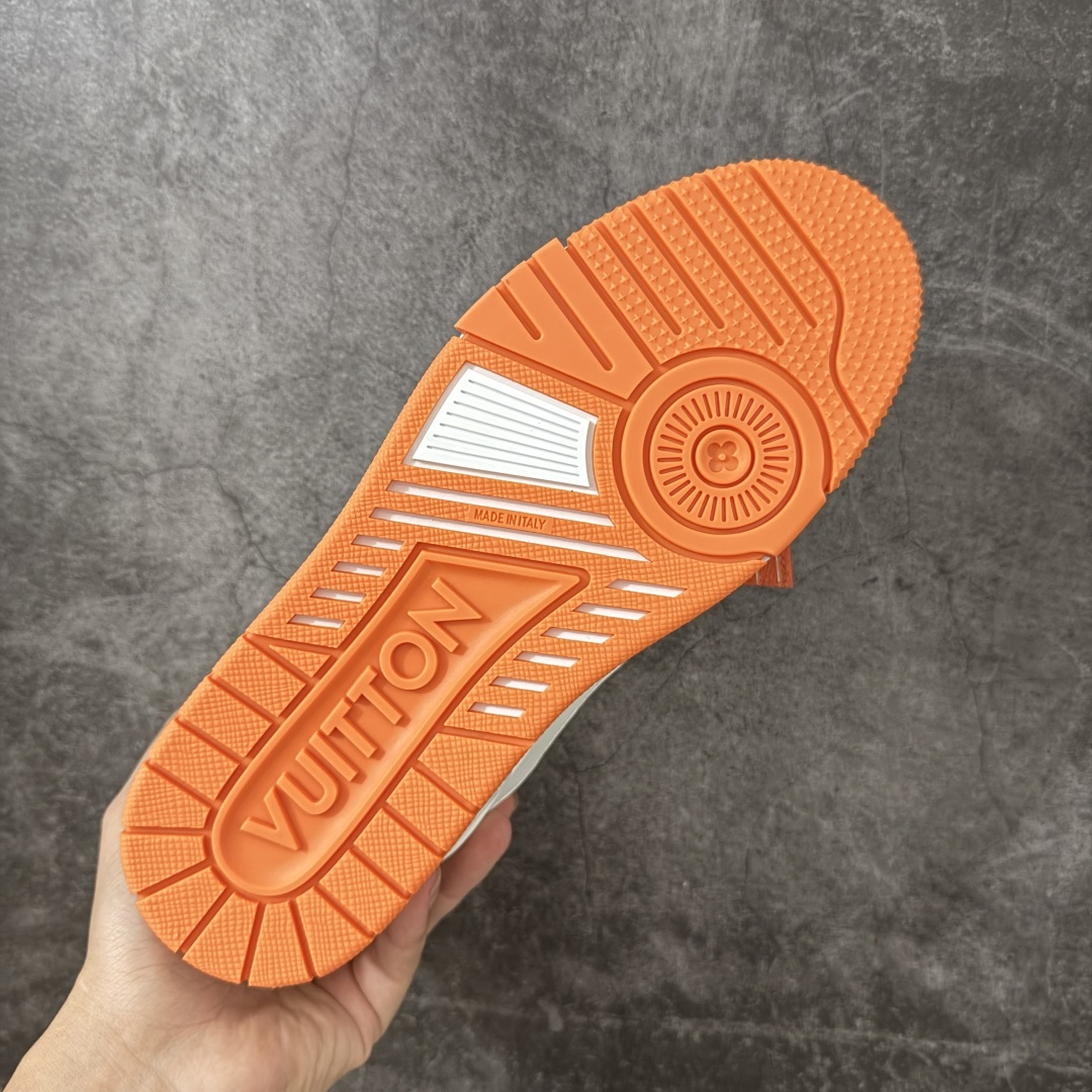 图片[9]-【YS纯原】海淘代购品质 Louis Vuitton LV Trainer 低帮休闲板鞋 ✦ 海淘代购同渠道，高端零售外贸充正专供 ✦ 原版购入开发，ZP级全套包装 ✦ 完美楦型，颜色卡位准确 ✦ 大底TPU质感媲美原版，细节同步一致 ✦ 区分市面通货，零瑕疵标准 尺码： 39 40 41 42 43 44 45-选品中心