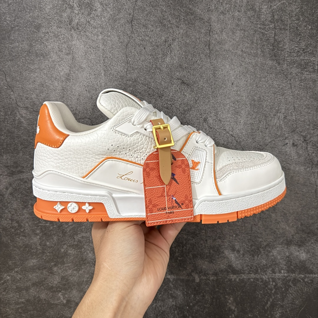 【YS纯原】海淘代购品质 Louis Vuitton LV Trainer 低帮休闲板鞋 ✦ 海淘代购同渠道，高端零售外贸充正专供 ✦ 原版购入开发，ZP级全套包装 ✦ 完美楦型，颜色卡位准确 ✦ 大底TPU质感媲美原版，细节同步一致 ✦ 区分市面通货，零瑕疵标准 尺码： 39 40 41 42 43 44 45-选品中心