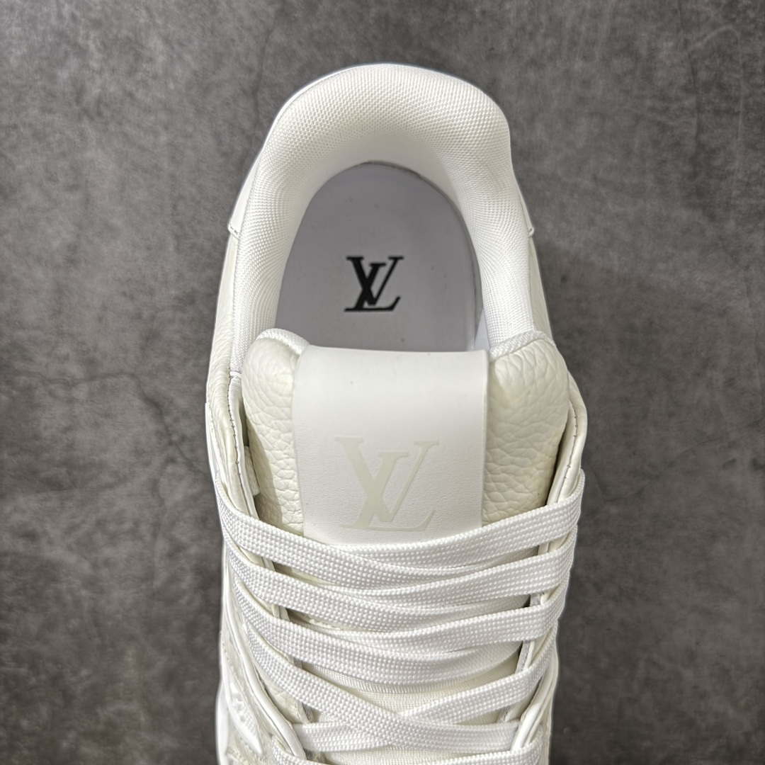图片[8]-【YS纯原】海淘代购品质 Louis Vuitton LV Trainer 低帮休闲板鞋 ✦ 海淘代购同渠道，高端零售外贸充正专供 ✦ 原版购入开发，ZP级全套包装 ✦ 完美楦型，颜色卡位准确 ✦ 大底TPU质感媲美原版，细节同步一致 ✦ 区分市面通货，零瑕疵标准 尺码： 39 40 41 42 43 44 45-选品中心