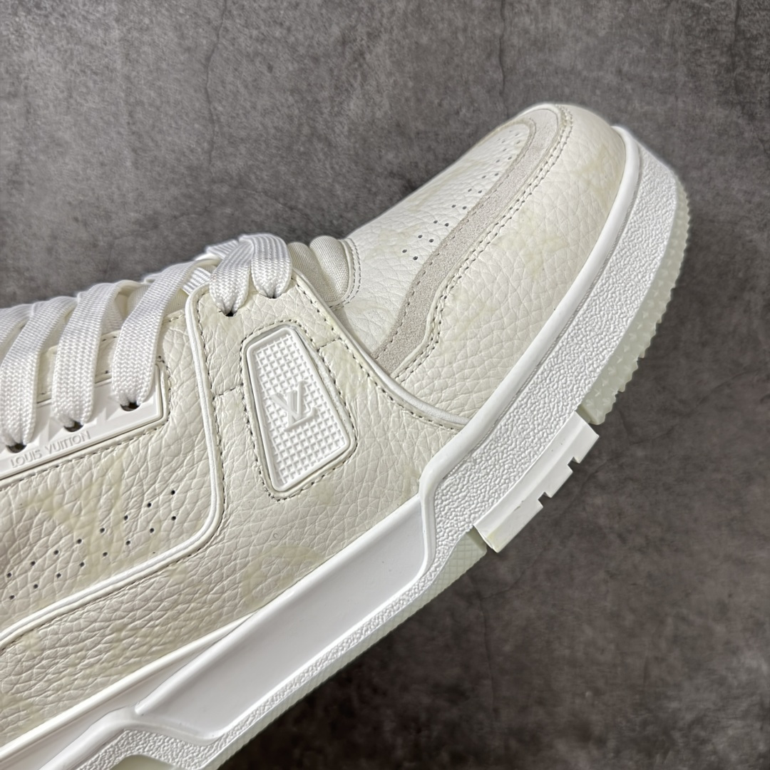 图片[6]-【YS纯原】海淘代购品质 Louis Vuitton LV Trainer 低帮休闲板鞋 ✦ 海淘代购同渠道，高端零售外贸充正专供 ✦ 原版购入开发，ZP级全套包装 ✦ 完美楦型，颜色卡位准确 ✦ 大底TPU质感媲美原版，细节同步一致 ✦ 区分市面通货，零瑕疵标准 尺码： 39 40 41 42 43 44 45-选品中心