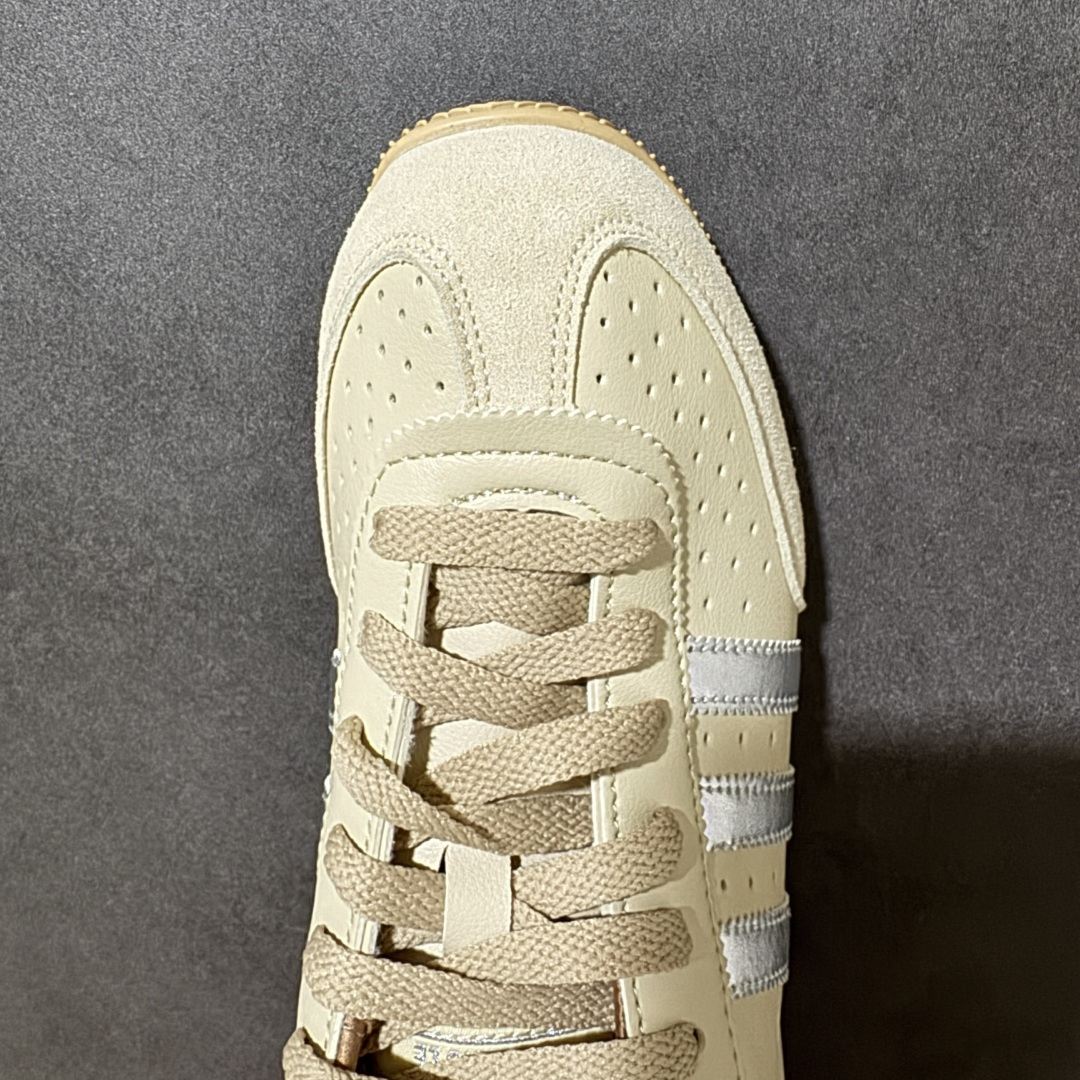 图片[5]-【公司级】adidas阿迪达斯三叶草 T头鞋 CHANGLE 复古薄底经典运动鞋 柔软的皮革鞋面搭配耐磨橡胶外底 展现出复古与现代的融合 鞋面采用细腻纹理设计 搭配标志性的三条杠和三叶草 logo 柔软的皮革内衬和橡胶鞋底 复古的 T 字鞋头设计 不仅时尚 还特别百搭 货号：KJ3961 尺码：36 36.5 37 38 38.5 39 40 40.5 41 42 42.5 43 44 45-选品中心