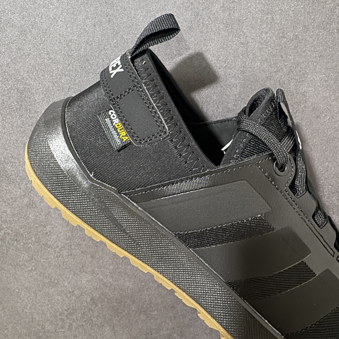 图片[7]-【公司级】Adidas Terrex Daroga Cordura 阿迪达斯 户外休闲运动鞋 脚感舒适 旨在适合徒步和野营旅行 搭载舒适鞋面和橡胶外底 旨在为湿滑地面打造 全新官方纯原材料打造 货号：KH6688 尺码：36 36.5 37 38 38.5 39 40 40.5 41 42 42.5 43 44 45-选品中心