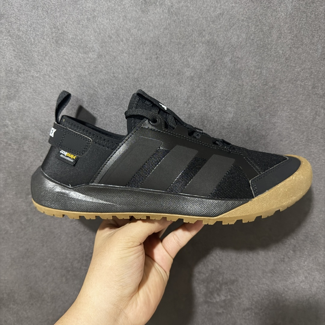 【公司级】Adidas Terrex Daroga Cordura 阿迪达斯 户外休闲运动鞋 脚感舒适 旨在适合徒步和野营旅行 搭载舒适鞋面和橡胶外底 旨在为湿滑地面打造 全新官方纯原材料打造 货号：KH6688 尺码：36 36.5 37 38 38.5 39 40 40.5 41 42 42.5 43 44 45-选品中心