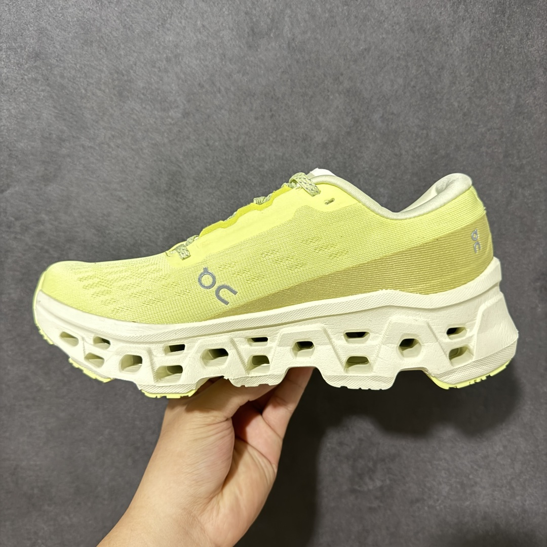图片[2]-【公司级】On昂跑 Cloudmonster 小怪兽3 舒适防滑耐磨 休闲运动跑鞋 该款 Cloudmonster 的与众不同的全新“趣怪”风格，显而易见！延续怪兽级性能依旧搭载了大体积的 Cloud Tec 鞋底科技的性能更明显的摇椅圆弧轮廓让步代轻松发挥迈进地淋漓尽致，带来更强的回弹感！更好地推进你向前的每一步，尽享舒适度，由再生材质打造的柔软鞋垫和鞋面确保出色的透气性，将舒适度提升至新高，为你跑完轻松的5公里或费力的20公里提供理想助力，怪兽般的外形和妙趣的畅跑背后是强大的性能表现！ 货号：3MG10054859 尺码：36-46带半码-选品中心