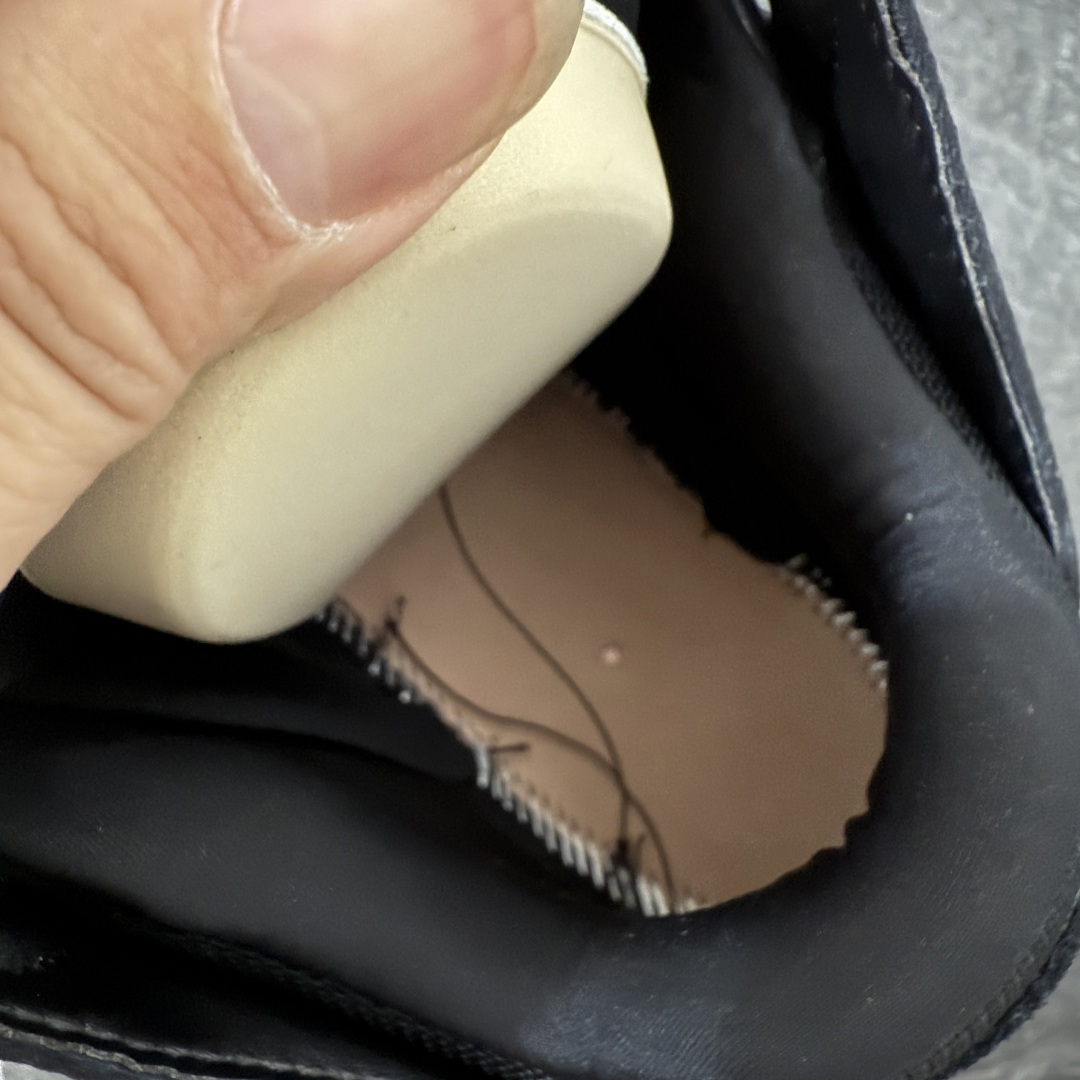 图片[9]-【YH纯原版】 Lanvin Leather Curb Sneakers 浪凡面包鞋 现货 原版1：1开模重工艺制作 面料采用进口牛磨砂➕环保牛反绒➕金钢网织物 内里柔软透气太空棉面料 原版开模双色TPU大底 顶级品质 区别市场流通其他货品 Leather是一款灵感源自90年代的运动鞋 设计自信 尺寸夸张 这款鞋由纳帕小牛皮、翻毛皮和网眼布制成 圆润的外形、加垫的鞋舌和弯曲的金属孔眼使这款精心打造的鞋格外舒适 尺码：36-47-选品中心