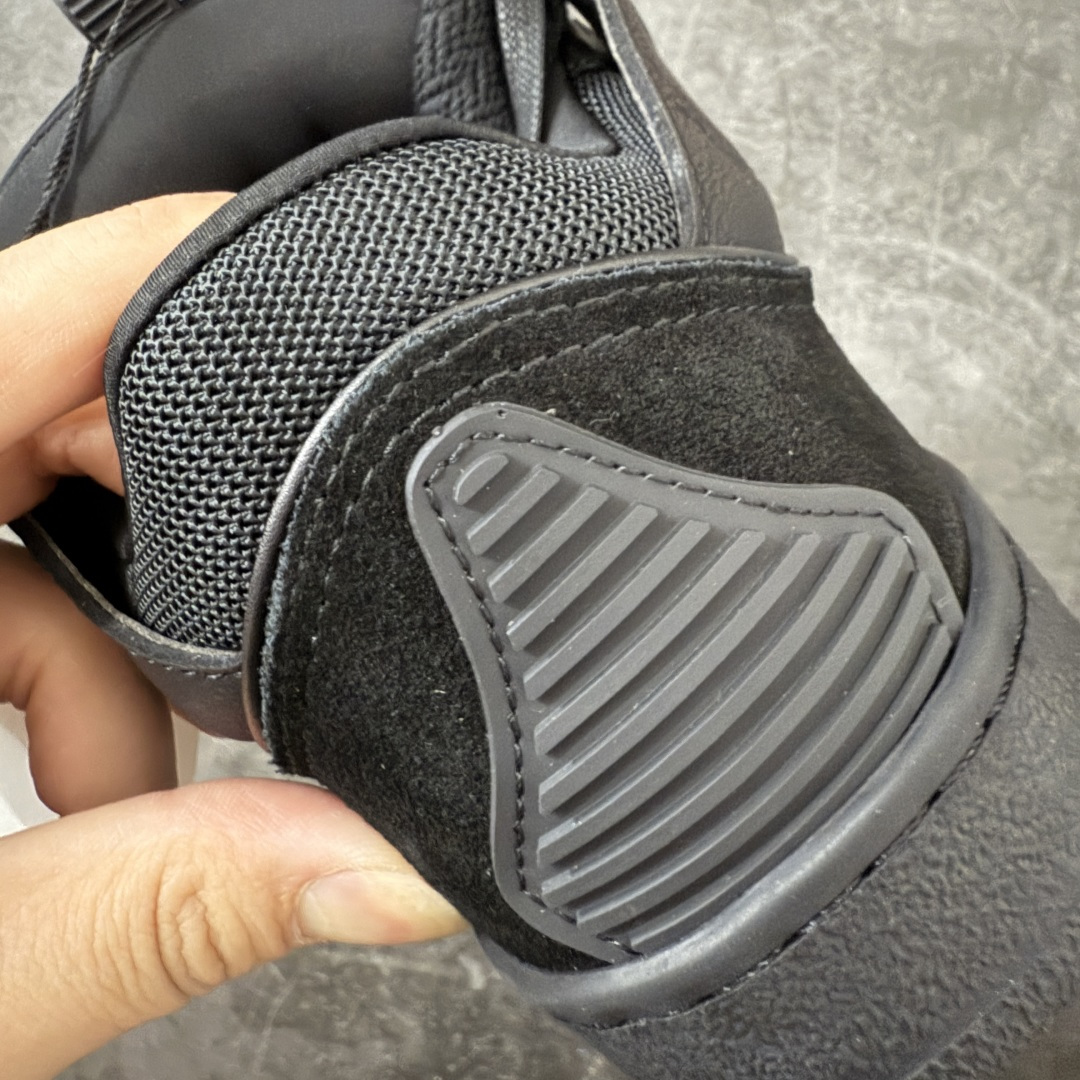 图片[2]-【YH纯原版】 Lanvin Leather Curb Sneakers 浪凡面包鞋 现货 原版1：1开模重工艺制作 面料采用进口牛磨砂➕环保牛反绒➕金钢网织物 内里柔软透气太空棉面料 原版开模双色TPU大底 顶级品质 区别市场流通其他货品 Leather是一款灵感源自90年代的运动鞋 设计自信 尺寸夸张 这款鞋由纳帕小牛皮、翻毛皮和网眼布制成 圆润的外形、加垫的鞋舌和弯曲的金属孔眼使这款精心打造的鞋格外舒适 尺码：36-47-选品中心