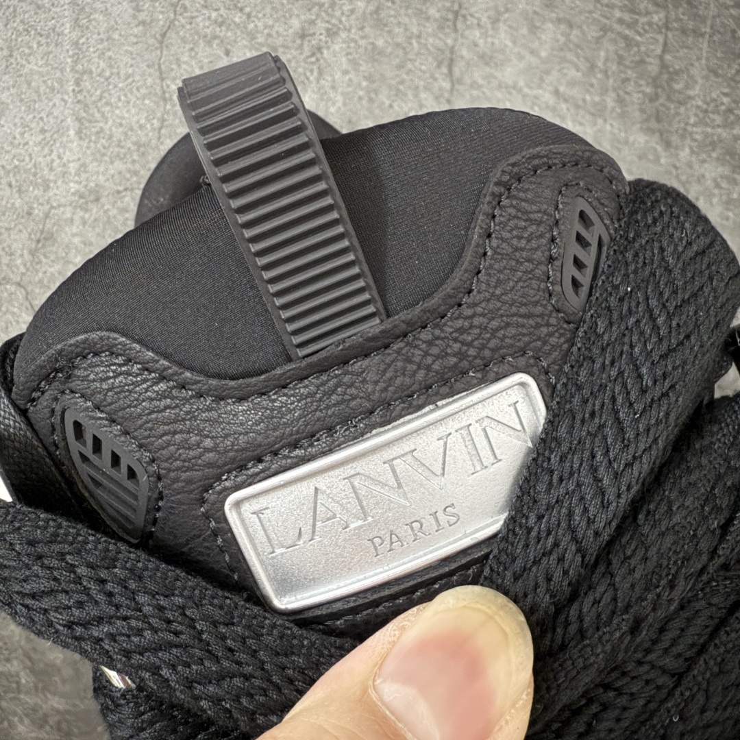 图片[6]-【YH纯原版】 Lanvin Leather Curb Sneakers 浪凡面包鞋 现货 原版1：1开模重工艺制作 面料采用进口牛磨砂➕环保牛反绒➕金钢网织物 内里柔软透气太空棉面料 原版开模双色TPU大底 顶级品质 区别市场流通其他货品 Leather是一款灵感源自90年代的运动鞋 设计自信 尺寸夸张 这款鞋由纳帕小牛皮、翻毛皮和网眼布制成 圆润的外形、加垫的鞋舌和弯曲的金属孔眼使这款精心打造的鞋格外舒适 尺码：36-47-选品中心