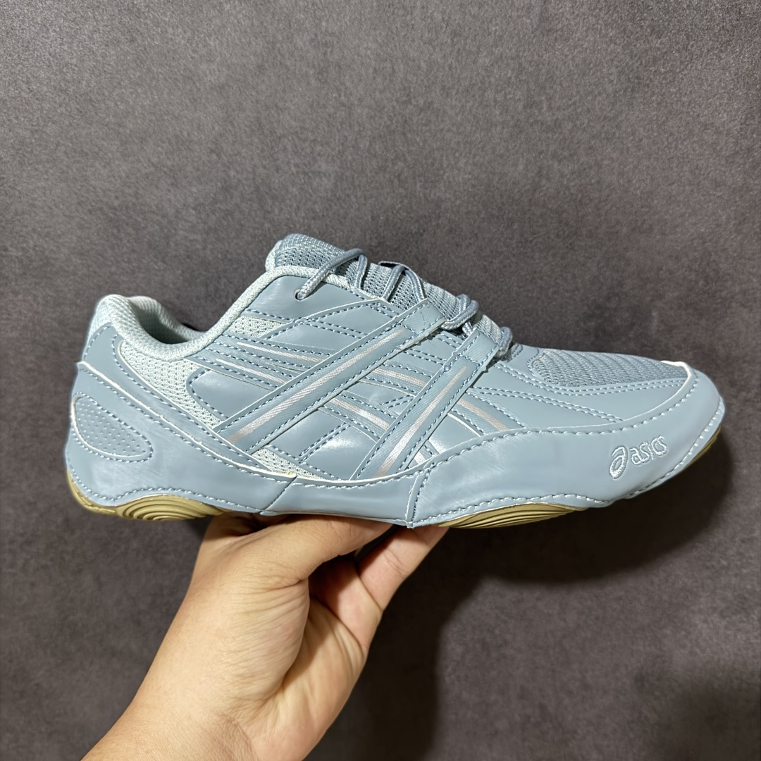 【公司级】Asics Hypersync 亚瑟士 薄底德训 时尚经典透气包裹性轻便 低帮休闲板鞋 以复古之名 解锁街头新表达 低帮薄底 颜值与脚感并存 交叉绑带 未来感流线型设计 运动美学的重新解构 大底提供良好的缓冲性能 货号：1203A879-400 尺码：36 37 37.5 38 39 39.5 40.5 41.5 42 42.5 43.5 44 45 46-选品中心