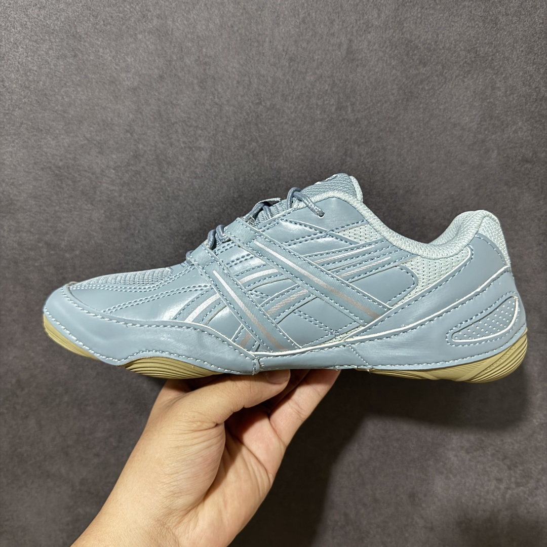 图片[2]-【公司级】Asics Hypersync 亚瑟士 薄底德训 时尚经典透气包裹性轻便 低帮休闲板鞋 以复古之名 解锁街头新表达 低帮薄底 颜值与脚感并存 交叉绑带 未来感流线型设计 运动美学的重新解构 大底提供良好的缓冲性能 货号：1203A879-400 尺码：36 37 37.5 38 39 39.5 40.5 41.5 42 42.5 43.5 44 45 46-选品中心