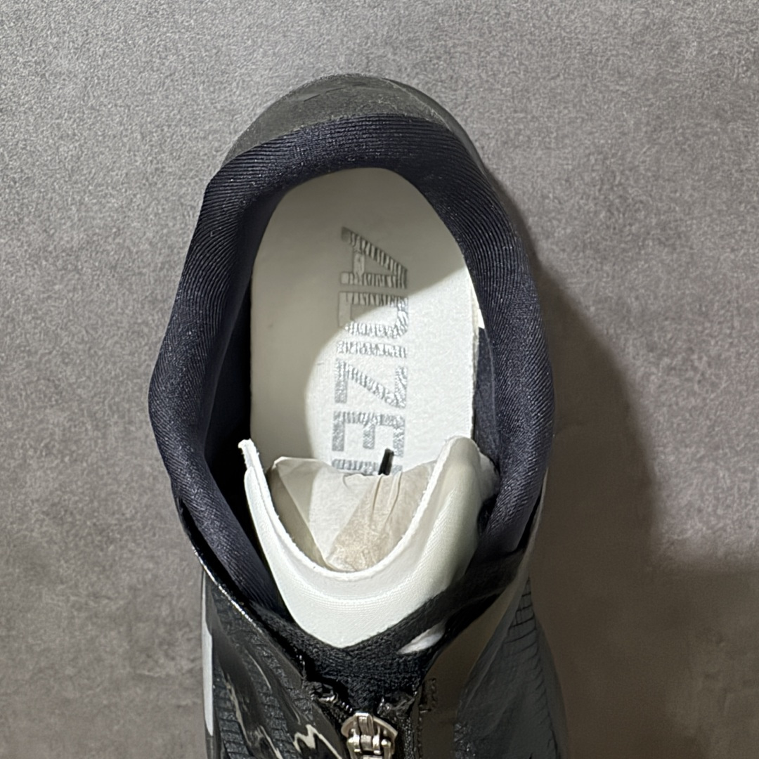 图片[6]-【公司级】阿迪达斯 ADIDAS ADIZERO EVO SL 运动舒适防滑耐磨 低帮跑步鞋 内置碳板 阿迪达斯革新力作!「破纪录轻跑鞋」adiZero Adios Pro EVO 极致轻盈的Lightweight Upper设计,带来近乎裸足的舒适体验。中底采用尖端科技，Lightstrike Pro材料经过精细调校，实现卓越缓震与轻量化的完美结合。#科技与时尚的融合 #阿迪达斯adidas #宝藏鞋子阿迪达斯 #今天只晒鞋 #潮鞋新品体验官 #那些年，那些鞋 #入秋换季先换鞋。 货号：KH7789 尺码： 36 36⅔ 37⅓ 38 38⅔ 39⅓ 40 40⅔ 41⅓ 42 42⅔ 43⅓ 44 45-选品中心