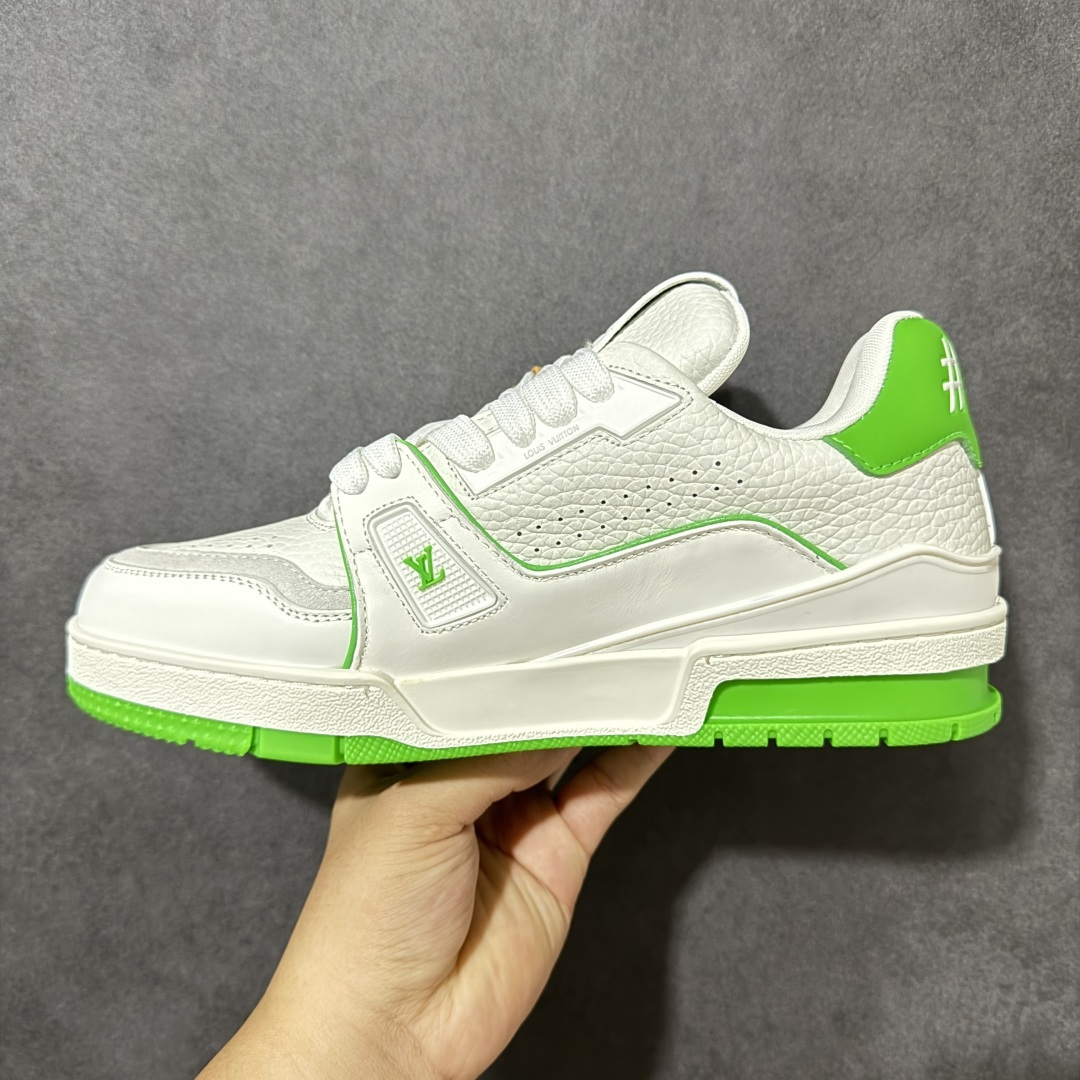 图片[2]-【公司级】Louis Vuitton Trainer Sneaker Low 路易威登 休闲运动文化百搭板鞋 舒适防滑底和百搭性霸屏整个时尚娱乐圈 细节调整完美主义 鞋面采用柔软皮革鞋面 独家开模大底 侧边采用3D打印标志性Logo 尽显贵族时尚气息 配带正品全套包装 尺码：35-47-选品中心