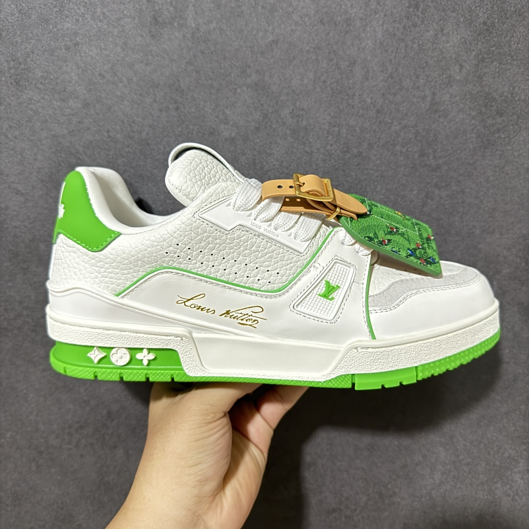 【公司级】Louis Vuitton Trainer Sneaker Low 路易威登 休闲运动文化百搭板鞋 舒适防滑底和百搭性霸屏整个时尚娱乐圈 细节调整完美主义 鞋面采用柔软皮革鞋面 独家开模大底 侧边采用3D打印标志性Logo 尽显贵族时尚气息 配带正品全套包装 尺码：35-47-选品中心