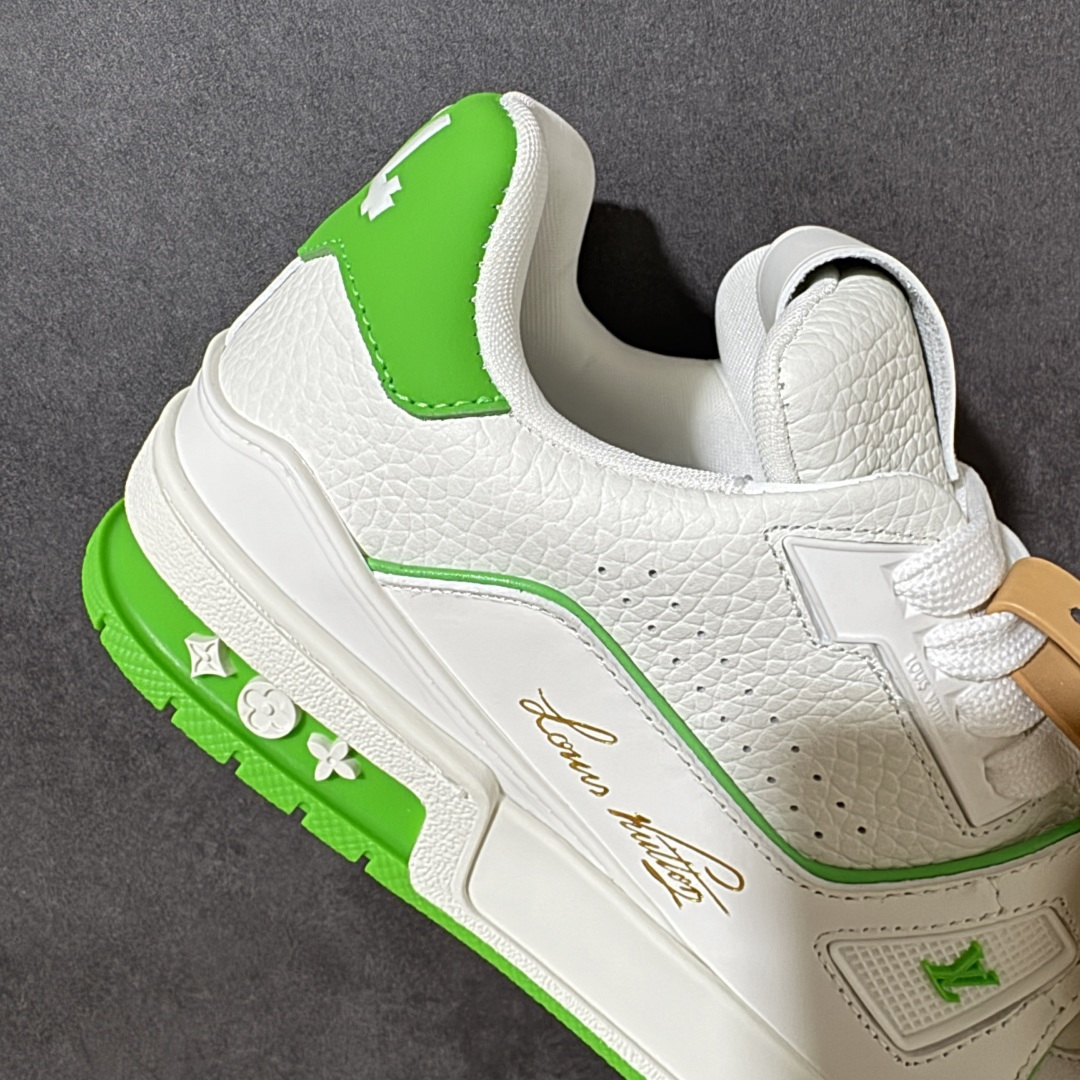 图片[7]-【公司级】Louis Vuitton Trainer Sneaker Low 路易威登 休闲运动文化百搭板鞋 舒适防滑底和百搭性霸屏整个时尚娱乐圈 细节调整完美主义 鞋面采用柔软皮革鞋面 独家开模大底 侧边采用3D打印标志性Logo 尽显贵族时尚气息 配带正品全套包装 尺码：35-47-选品中心