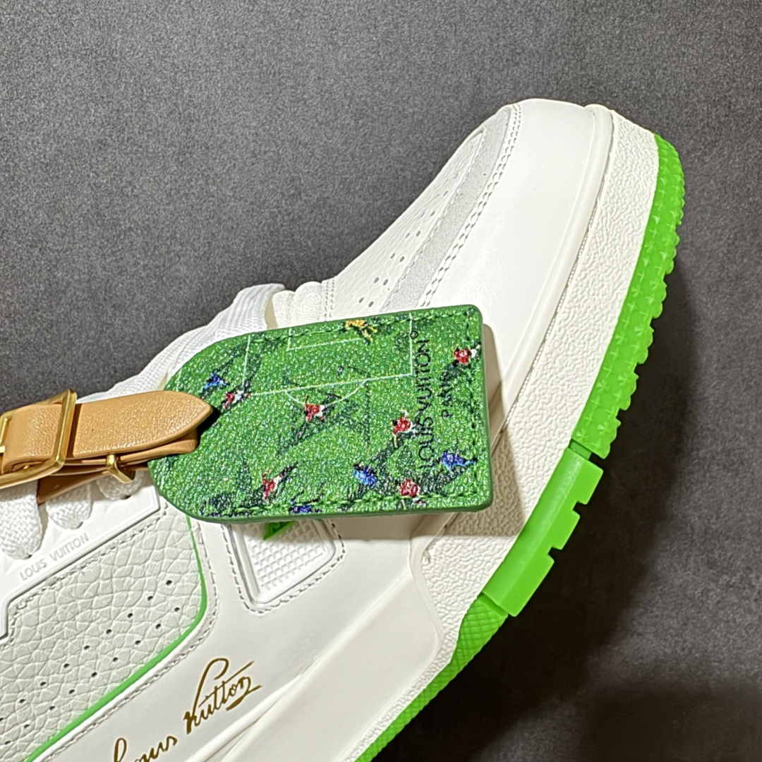 图片[8]-【公司级】Louis Vuitton Trainer Sneaker Low 路易威登 休闲运动文化百搭板鞋 舒适防滑底和百搭性霸屏整个时尚娱乐圈 细节调整完美主义 鞋面采用柔软皮革鞋面 独家开模大底 侧边采用3D打印标志性Logo 尽显贵族时尚气息 配带正品全套包装 尺码：35-47-选品中心