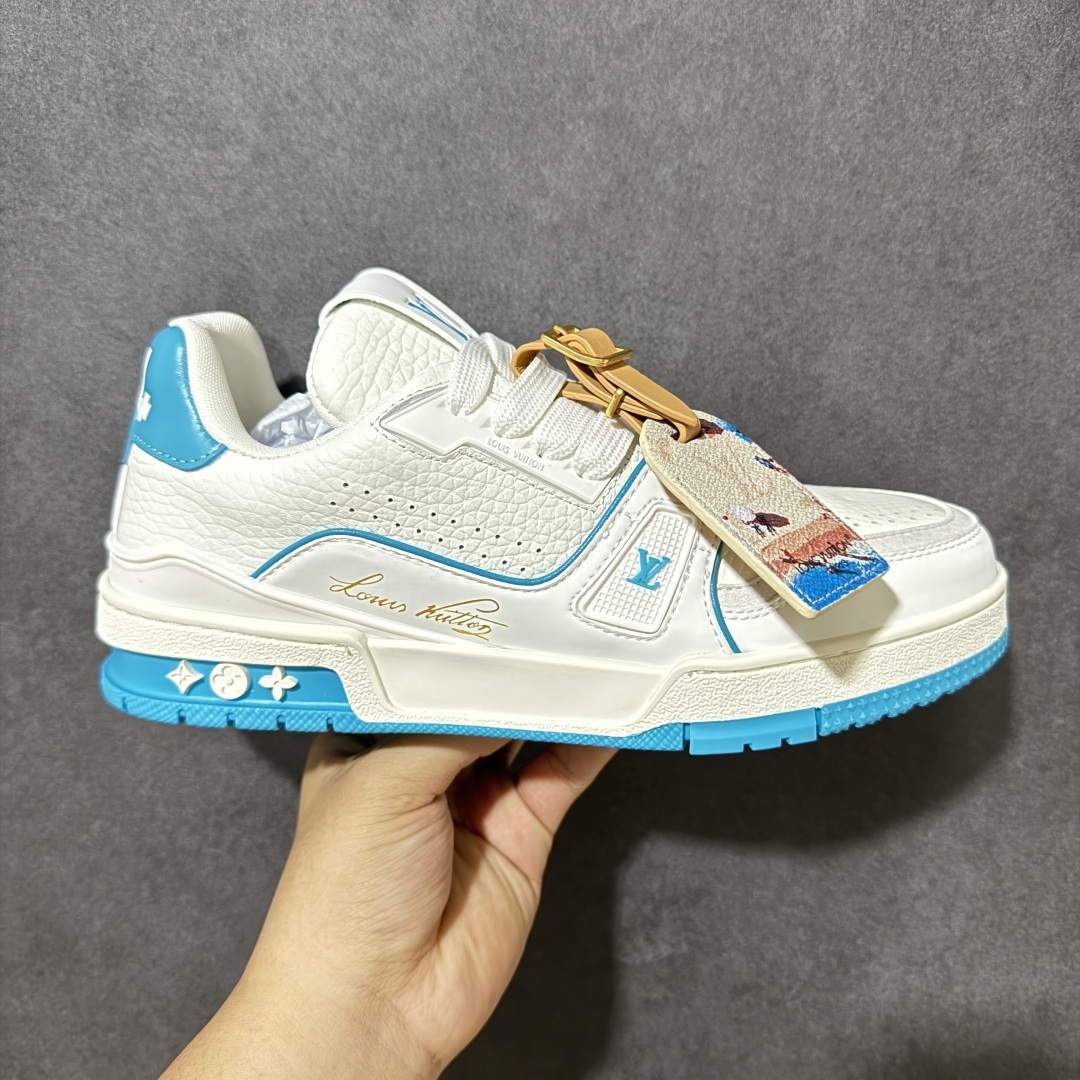 【公司级】Louis Vuitton Trainer Sneaker Low 路易威登 休闲运动文化百搭板鞋 舒适防滑底和百搭性霸屏整个时尚娱乐圈 细节调整完美主义 鞋面采用柔软皮革鞋面 独家开模大底 侧边采用3D打印标志性Logo 尽显贵族时尚气息 配带正品全套包装 尺码：35-47-选品中心