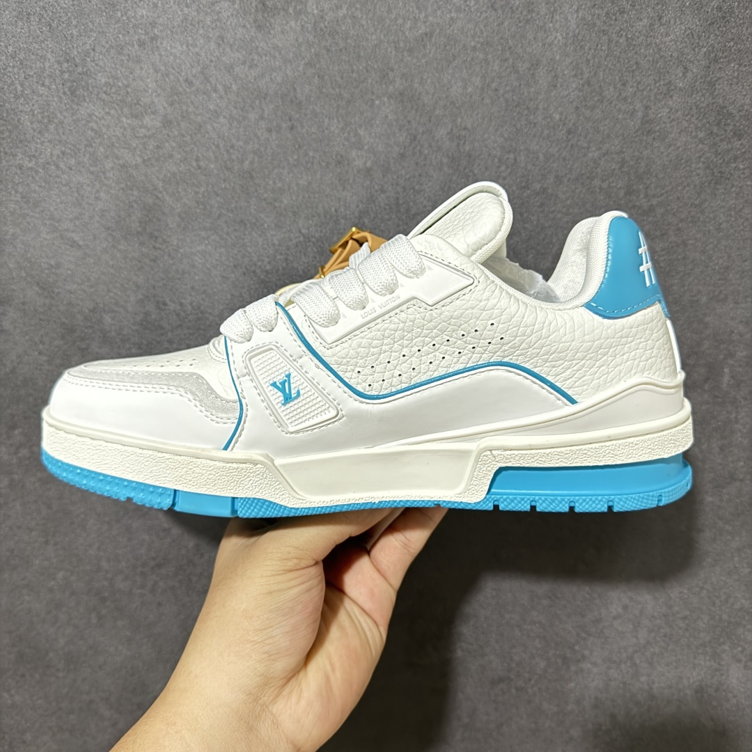 图片[2]-【公司级】Louis Vuitton Trainer Sneaker Low 路易威登 休闲运动文化百搭板鞋 舒适防滑底和百搭性霸屏整个时尚娱乐圈 细节调整完美主义 鞋面采用柔软皮革鞋面 独家开模大底 侧边采用3D打印标志性Logo 尽显贵族时尚气息 配带正品全套包装 尺码：35-47-选品中心