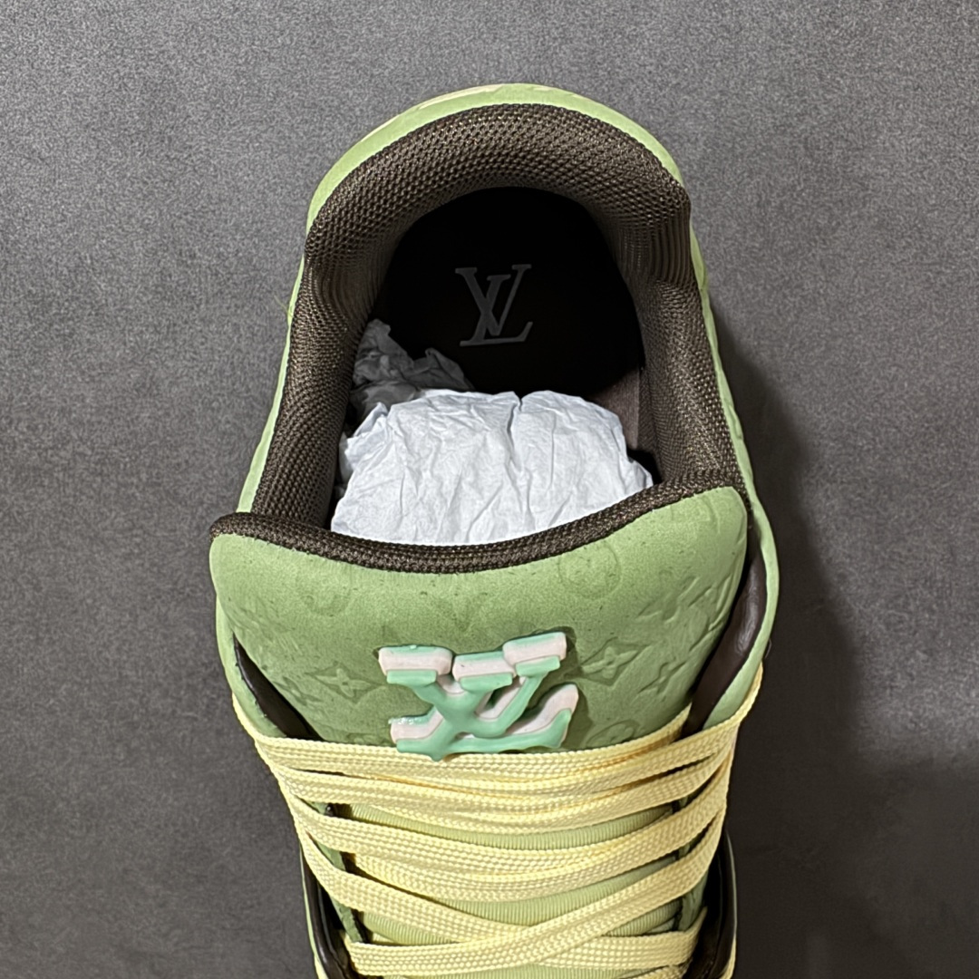 图片[6]-【公司级】Louis Vuitton Trainer Sneaker Low 路易威登 休闲运动文化百搭板鞋 舒适防滑底和百搭性霸屏整个时尚娱乐圈 细节调整完美主义 鞋面采用柔软皮革鞋面 独家开模大底 侧边采用3D打印标志性Logo 尽显贵族时尚气息 配带正品全套包装 尺码：35-47-选品中心