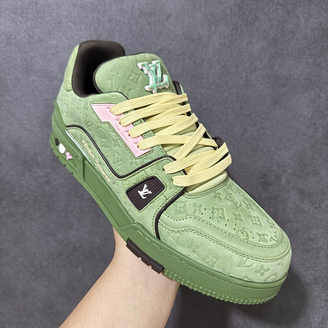 图片[3]-【公司级】Louis Vuitton Trainer Sneaker Low 路易威登 休闲运动文化百搭板鞋 舒适防滑底和百搭性霸屏整个时尚娱乐圈 细节调整完美主义 鞋面采用柔软皮革鞋面 独家开模大底 侧边采用3D打印标志性Logo 尽显贵族时尚气息 配带正品全套包装 尺码：35-47-选品中心