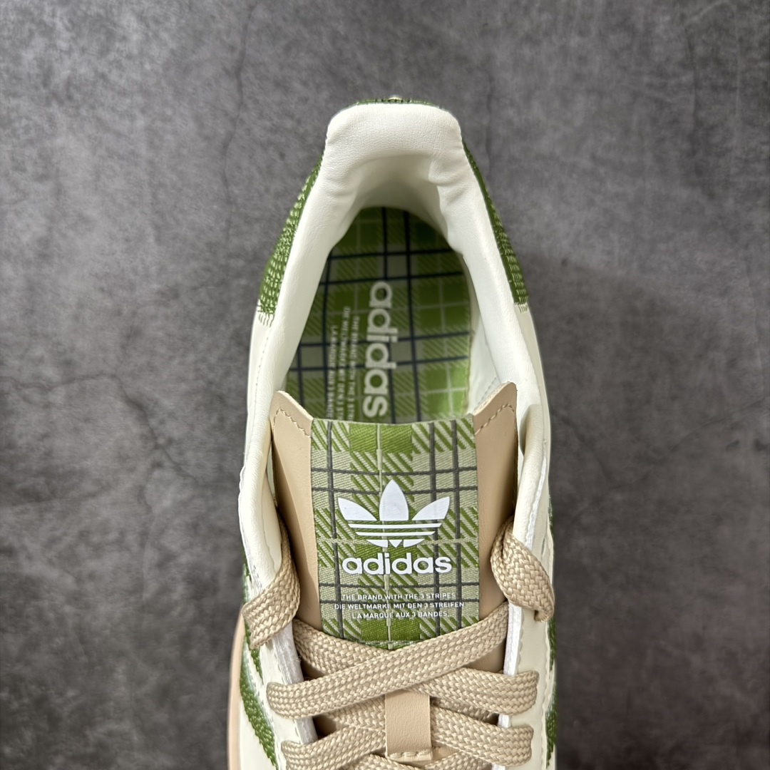 图片[8]-【GX版】Adidas Original Superstar 2 阿迪达斯 低帮 男女同款 贝壳头2代防滑耐磨轻便低邦板鞋 整体时尚亮眼，鞋身整体以米白色皮革打造，搭配经典米色贝壳头，鞋身两侧经典锯齿三条杠Logo采用绿色底片，加车缝线点缀，侧身金色Superstar字样，鞋舌采用绿色的布料加加白色logo，后跟同样采用车缝线点缀，最后以米色中底完善整体设计收尾。 货号：KJ3967 尺码：35¹/₃ 36 36²/₃ 37¹/₃ 38 38²/₃ 39¹/₃ 40 40²/₃ 41¹/₃ 42 42²/₃ 43¹/₃ 44 44²/₃ 45¹/₃-选品中心