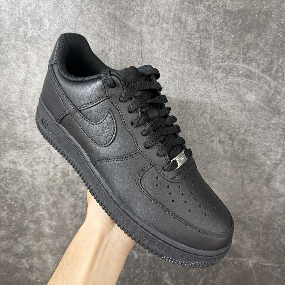 图片[3]-【LN纯原版】NK Air Force 1 Low \’07 空军一号低帮经典板鞋 纯黑 CW2288-001 顶级空军 原厂皮料 升级版 市场独一档 超高清洁度裁片 皮料质感肉眼可见 细节吊打市场其他代号版本 天花板级别 全鞋电脑针车 工整有序 原厂港宝加持完美还原灵魂版型 原盒原配从里到外百分百还原 原厂全头层原厂皮料 原标原盒 内置Sole气垫 中底白色背胶 中底划线 已经无限的接近公司 原厂楦头 原厂刺绣 后跟弧度修正 正确中底四线防伪 尺码：36 36.5 37.5 38 38.5 39 40 40.5 41 42 42.5 43 44 44.5 45 46-选品中心