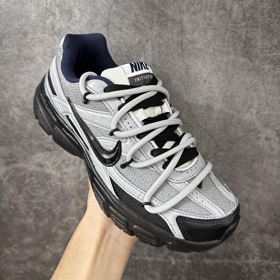 图片[3]-【手绘定制版】NIKE INITIATOR 创始者系列复古休闲运动舒适跑鞋 此款为人工手绘定制图案 原版基于Nike Initiator修改款 加以创意定制 完美品质做工 个性十足 原厂原档案数据开发 原盒包装 舒适有型适合日常穿着 该鞋款延续千禧年经典设计搭载泡绵中底厚实而轻盈 匠心细节巧搭立体耐克勾标志焕新演绎复古跑鞋 货号：FQ6873-101 尺码：36-45带半码-选品中心
