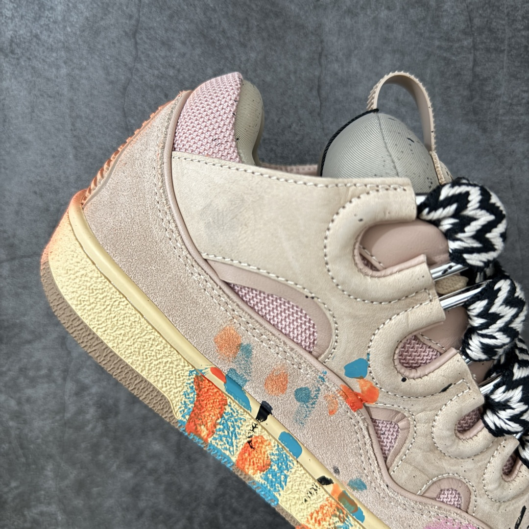 图片[7]-【OG纯原版】 Lanvin Leather Curb Sneakers 浪凡面包鞋 现货 原版1：1开模重工艺制作 面料采用进口牛磨砂➕环保牛反绒➕金钢网织物 内里柔软透气太空棉面料 原版开模双色TPU大底 顶级品质 区别市场流通其他货品 Leather是一款灵感源自90年代的运动鞋 设计自信 尺寸夸张 这款鞋由纳帕小牛皮、翻毛皮和网眼布制成 圆润的外形、加垫的鞋舌和弯曲的金属孔眼使这款精心打造的鞋格外舒适 尺码：35-46-选品中心