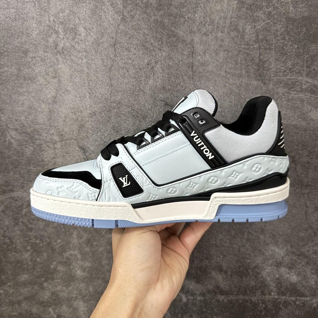 图片[2]-【YS纯原】海淘代购品质 Louis Vuitton LV Trainer 低帮休闲板鞋 ✦ 海淘代购同渠道，高端零售外贸充正专供 ✦ 原版购入开发，ZP级全套包装 ✦ 完美楦型，颜色卡位准确 ✦ 大底TPU质感媲美原版，细节同步一致 ✦ 区分市面通货，零瑕疵标准 尺码： 39 40 41 42 43 44 45-选品中心