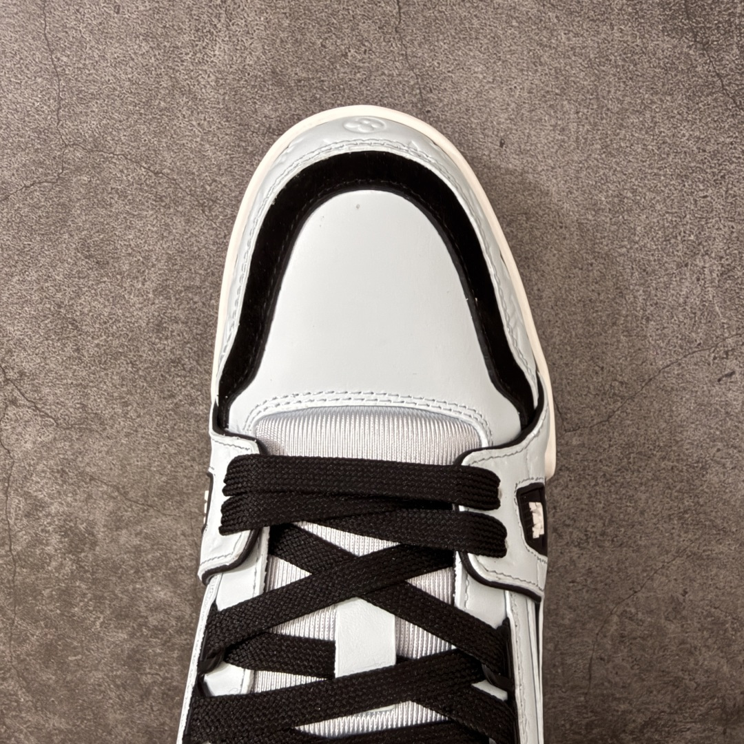 图片[5]-【YS纯原】海淘代购品质 Louis Vuitton LV Trainer 低帮休闲板鞋 ✦ 海淘代购同渠道，高端零售外贸充正专供 ✦ 原版购入开发，ZP级全套包装 ✦ 完美楦型，颜色卡位准确 ✦ 大底TPU质感媲美原版，细节同步一致 ✦ 区分市面通货，零瑕疵标准 尺码： 39 40 41 42 43 44 45-选品中心