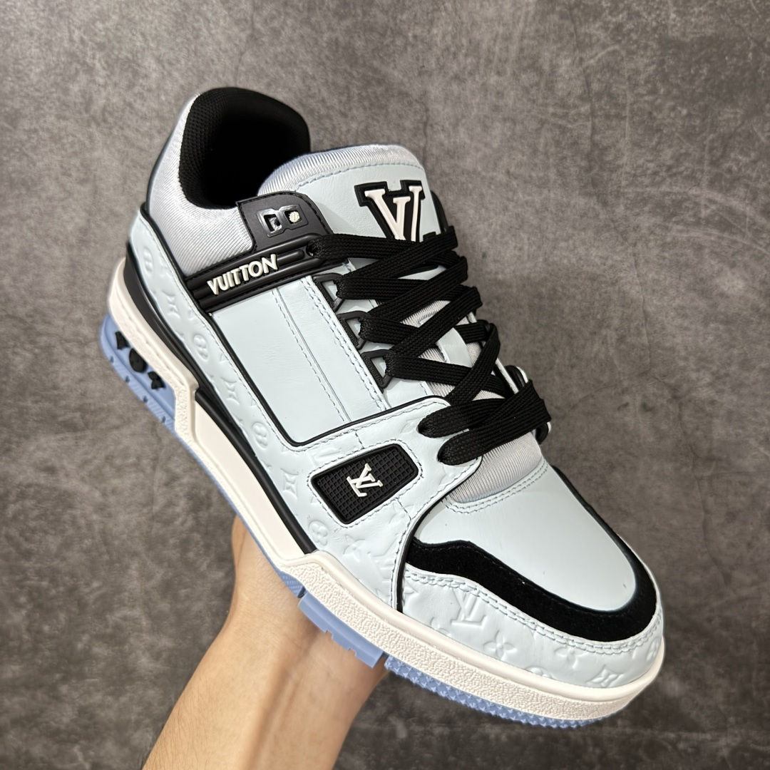 图片[3]-【YS纯原】海淘代购品质 Louis Vuitton LV Trainer 低帮休闲板鞋 ✦ 海淘代购同渠道，高端零售外贸充正专供 ✦ 原版购入开发，ZP级全套包装 ✦ 完美楦型，颜色卡位准确 ✦ 大底TPU质感媲美原版，细节同步一致 ✦ 区分市面通货，零瑕疵标准 尺码： 39 40 41 42 43 44 45-选品中心