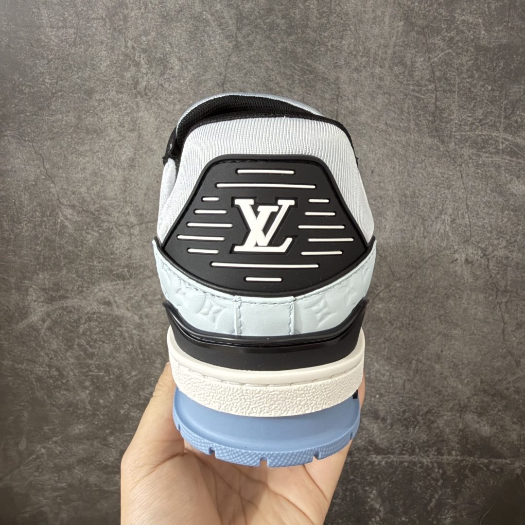 图片[4]-【YS纯原】海淘代购品质 Louis Vuitton LV Trainer 低帮休闲板鞋 ✦ 海淘代购同渠道，高端零售外贸充正专供 ✦ 原版购入开发，ZP级全套包装 ✦ 完美楦型，颜色卡位准确 ✦ 大底TPU质感媲美原版，细节同步一致 ✦ 区分市面通货，零瑕疵标准 尺码： 39 40 41 42 43 44 45-选品中心