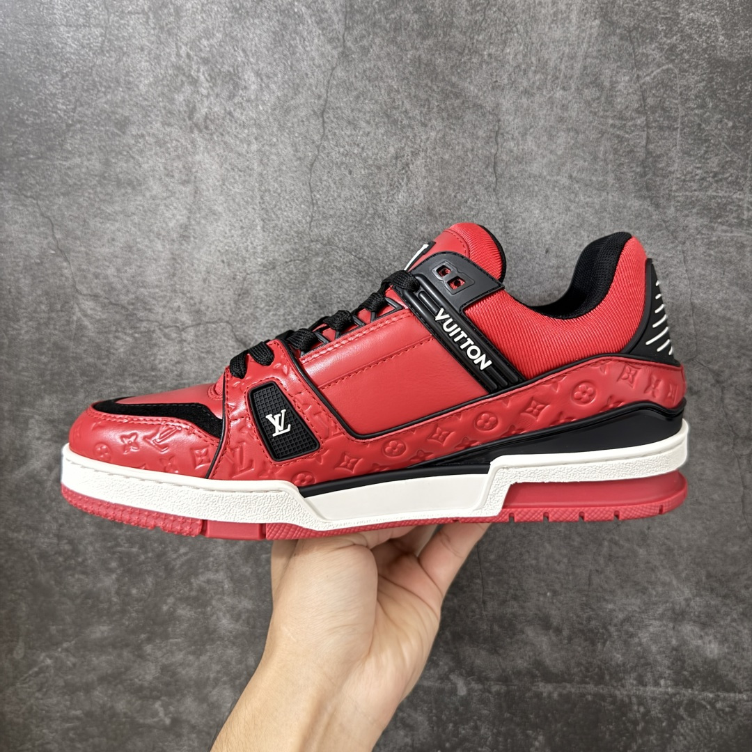 图片[2]-【YS纯原】海淘代购品质 Louis Vuitton LV Trainer 低帮休闲板鞋 ✦ 海淘代购同渠道，高端零售外贸充正专供 ✦ 原版购入开发，ZP级全套包装 ✦ 完美楦型，颜色卡位准确 ✦ 大底TPU质感媲美原版，细节同步一致 ✦ 区分市面通货，零瑕疵标准 尺码： 39 40 41 42 43 44 45-选品中心