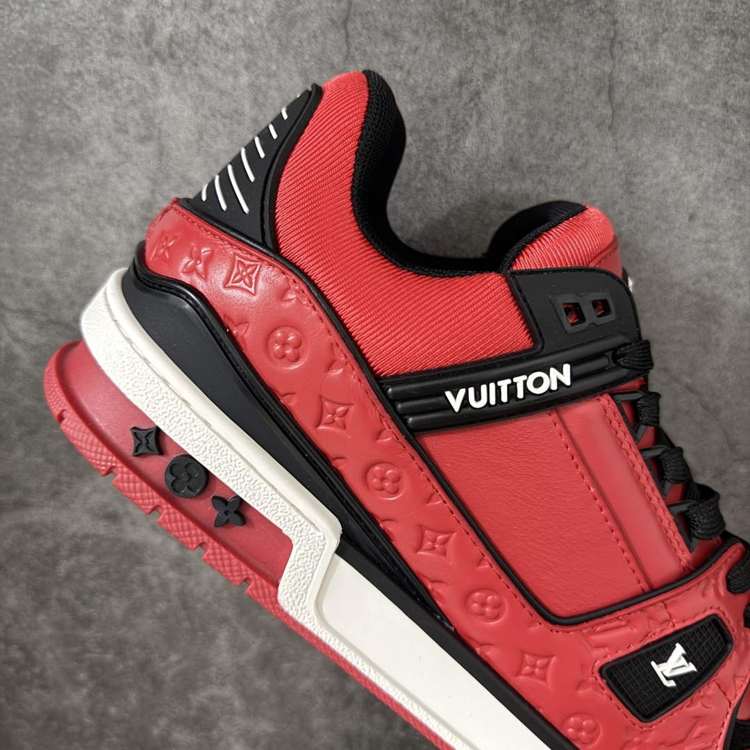 图片[7]-【YS纯原】海淘代购品质 Louis Vuitton LV Trainer 低帮休闲板鞋 ✦ 海淘代购同渠道，高端零售外贸充正专供 ✦ 原版购入开发，ZP级全套包装 ✦ 完美楦型，颜色卡位准确 ✦ 大底TPU质感媲美原版，细节同步一致 ✦ 区分市面通货，零瑕疵标准 尺码： 39 40 41 42 43 44 45-选品中心