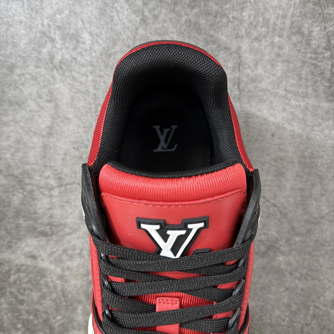 图片[8]-【YS纯原】海淘代购品质 Louis Vuitton LV Trainer 低帮休闲板鞋 ✦ 海淘代购同渠道，高端零售外贸充正专供 ✦ 原版购入开发，ZP级全套包装 ✦ 完美楦型，颜色卡位准确 ✦ 大底TPU质感媲美原版，细节同步一致 ✦ 区分市面通货，零瑕疵标准 尺码： 39 40 41 42 43 44 45-选品中心