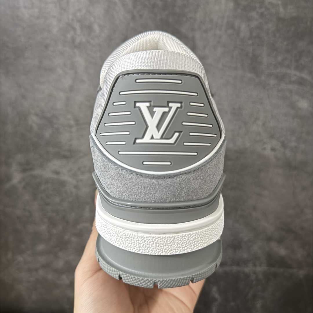图片[4]-【YS纯原】海淘代购品质 Louis Vuitton LV Trainer 低帮休闲板鞋 ✦ 海淘代购同渠道，高端零售外贸充正专供 ✦ 原版购入开发，ZP级全套包装 ✦ 完美楦型，颜色卡位准确 ✦ 大底TPU质感媲美原版，细节同步一致 ✦ 区分市面通货，零瑕疵标准 尺码： 39 40 41 42 43 44 45-选品中心