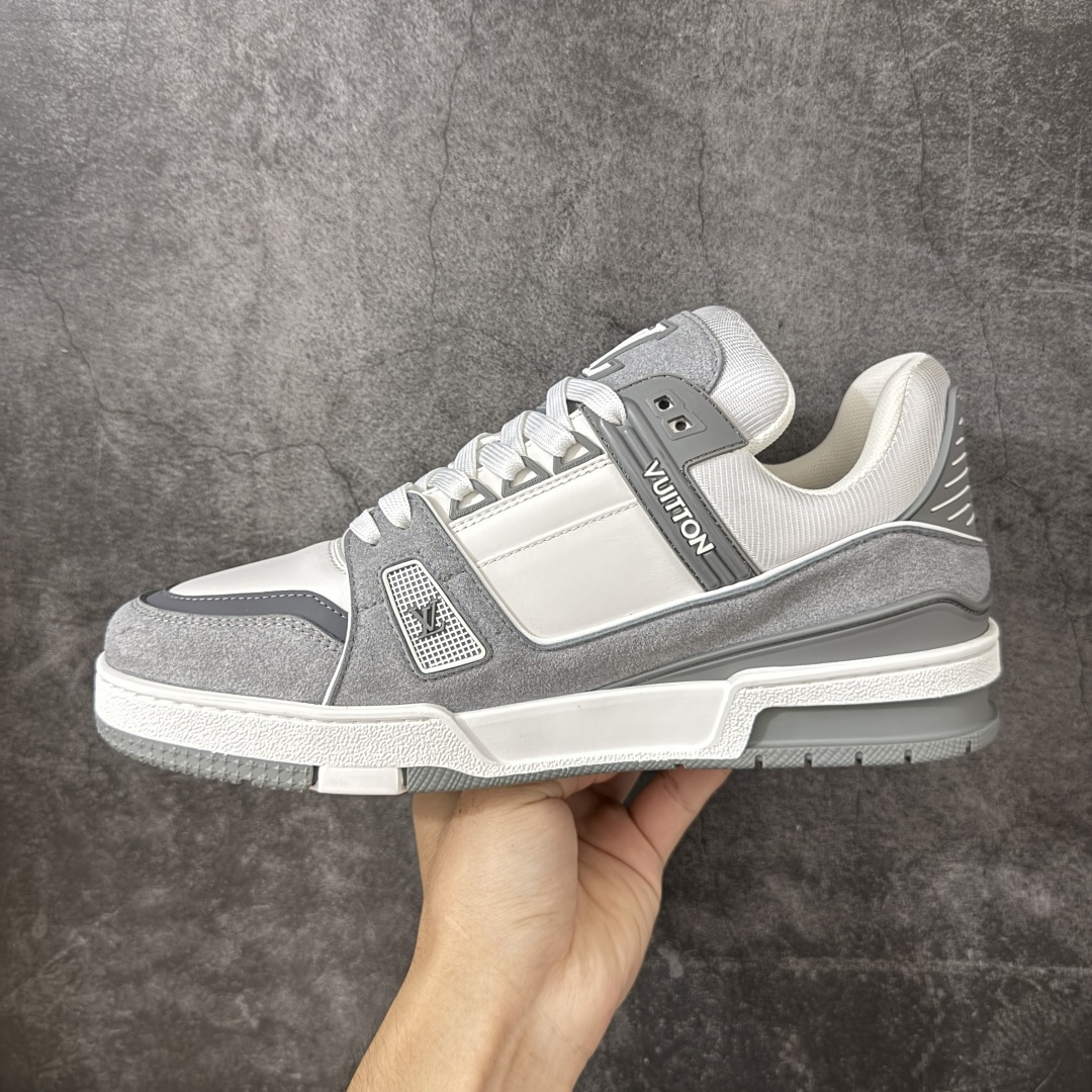 图片[2]-【YS纯原】海淘代购品质 Louis Vuitton LV Trainer 低帮休闲板鞋 ✦ 海淘代购同渠道，高端零售外贸充正专供 ✦ 原版购入开发，ZP级全套包装 ✦ 完美楦型，颜色卡位准确 ✦ 大底TPU质感媲美原版，细节同步一致 ✦ 区分市面通货，零瑕疵标准 尺码： 39 40 41 42 43 44 45-选品中心