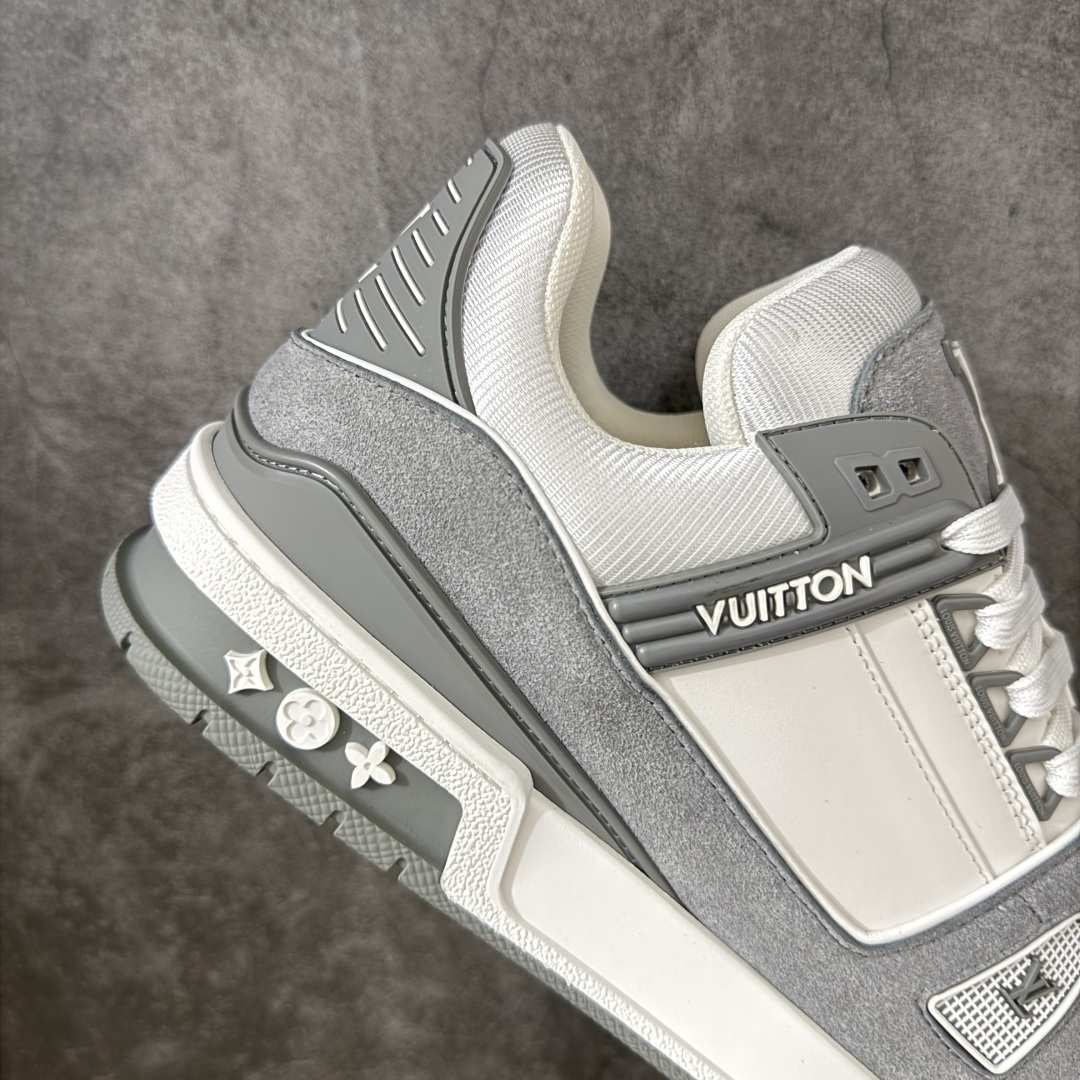 图片[7]-【YS纯原】海淘代购品质 Louis Vuitton LV Trainer 低帮休闲板鞋 ✦ 海淘代购同渠道，高端零售外贸充正专供 ✦ 原版购入开发，ZP级全套包装 ✦ 完美楦型，颜色卡位准确 ✦ 大底TPU质感媲美原版，细节同步一致 ✦ 区分市面通货，零瑕疵标准 尺码： 39 40 41 42 43 44 45-选品中心