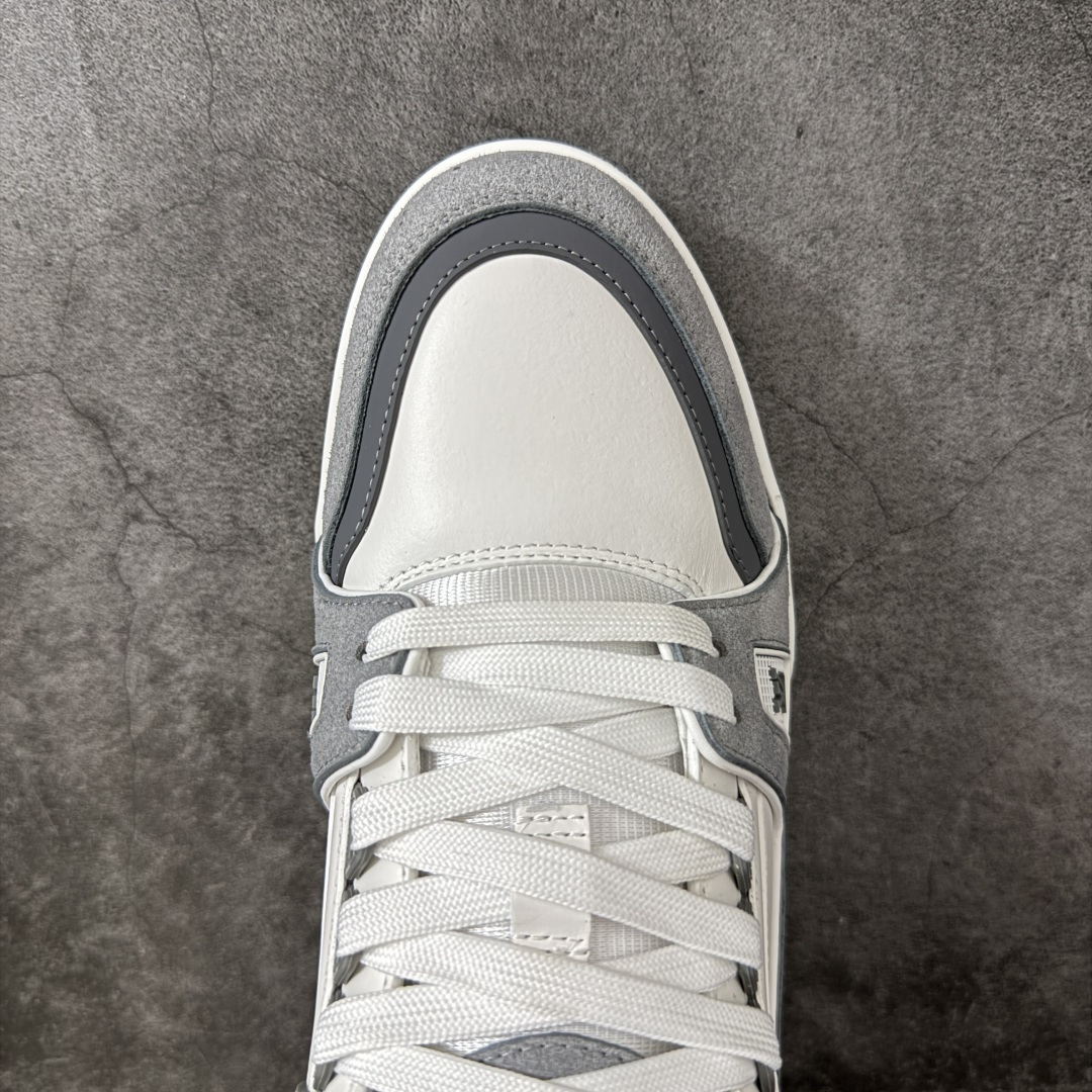图片[5]-【YS纯原】海淘代购品质 Louis Vuitton LV Trainer 低帮休闲板鞋 ✦ 海淘代购同渠道，高端零售外贸充正专供 ✦ 原版购入开发，ZP级全套包装 ✦ 完美楦型，颜色卡位准确 ✦ 大底TPU质感媲美原版，细节同步一致 ✦ 区分市面通货，零瑕疵标准 尺码： 39 40 41 42 43 44 45-选品中心