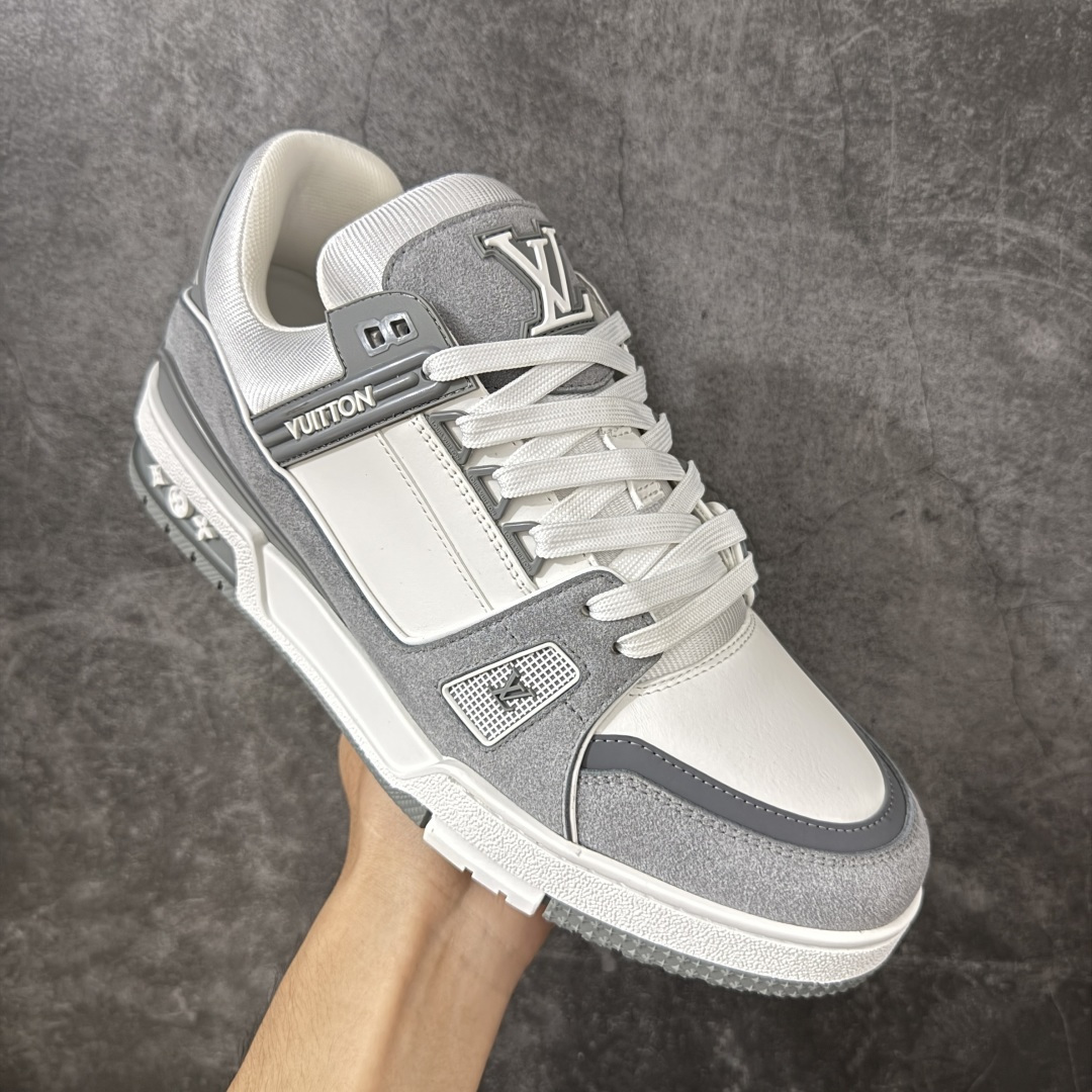 图片[3]-【YS纯原】海淘代购品质 Louis Vuitton LV Trainer 低帮休闲板鞋 ✦ 海淘代购同渠道，高端零售外贸充正专供 ✦ 原版购入开发，ZP级全套包装 ✦ 完美楦型，颜色卡位准确 ✦ 大底TPU质感媲美原版，细节同步一致 ✦ 区分市面通货，零瑕疵标准 尺码： 39 40 41 42 43 44 45-选品中心