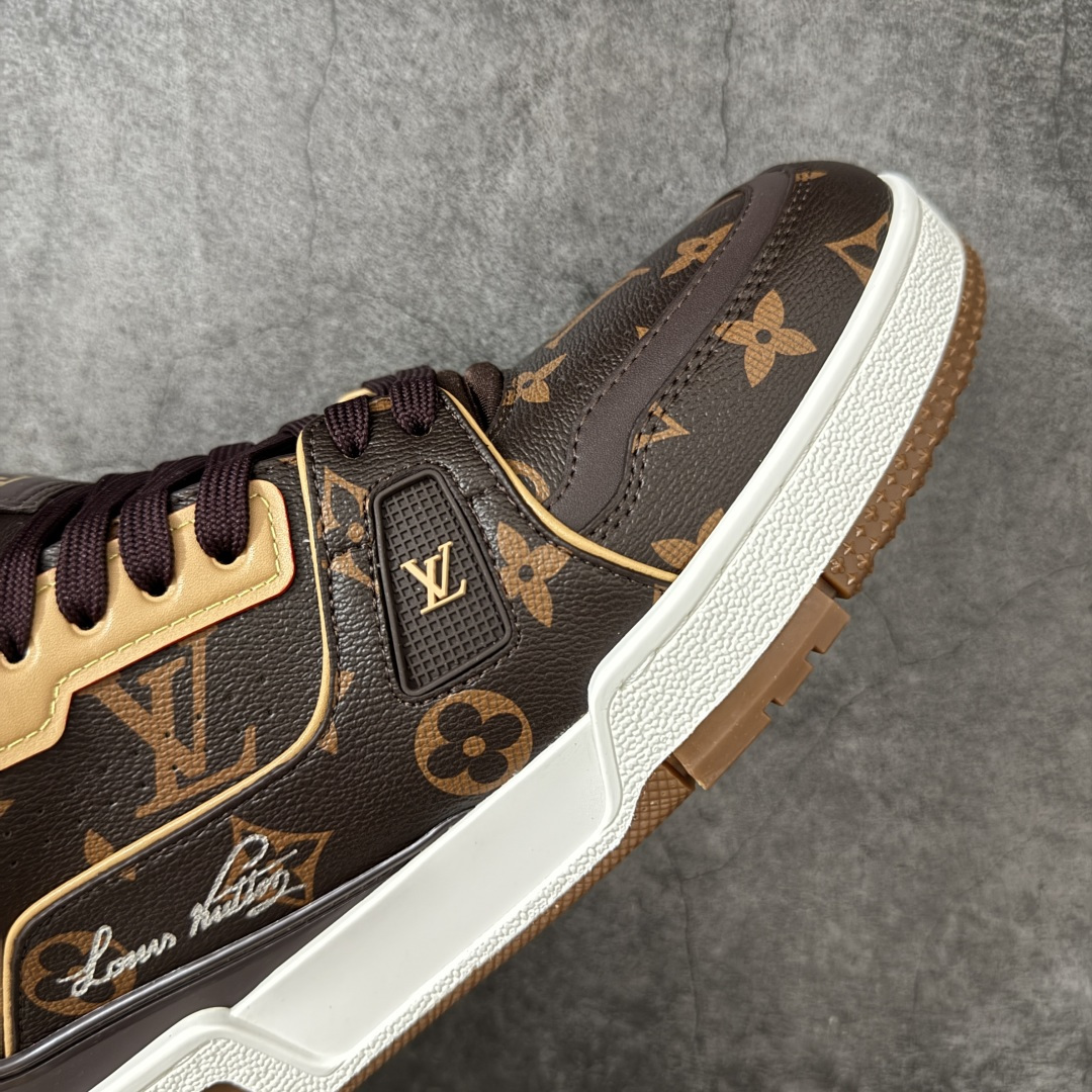 图片[6]-【YS纯原】海淘代购品质 Louis Vuitton LV Trainer 低帮休闲板鞋 ✦ 海淘代购同渠道，高端零售外贸充正专供 ✦ 原版购入开发，ZP级全套包装 ✦ 完美楦型，颜色卡位准确 ✦ 大底TPU质感媲美原版，细节同步一致 ✦ 区分市面通货，零瑕疵标准 尺码： 39 40 41 42 43 44 45-选品中心