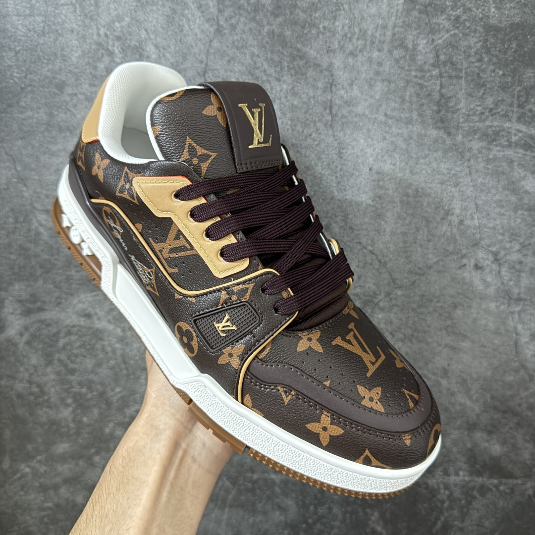 图片[3]-【YS纯原】海淘代购品质 Louis Vuitton LV Trainer 低帮休闲板鞋 ✦ 海淘代购同渠道，高端零售外贸充正专供 ✦ 原版购入开发，ZP级全套包装 ✦ 完美楦型，颜色卡位准确 ✦ 大底TPU质感媲美原版，细节同步一致 ✦ 区分市面通货，零瑕疵标准 尺码： 39 40 41 42 43 44 45-选品中心