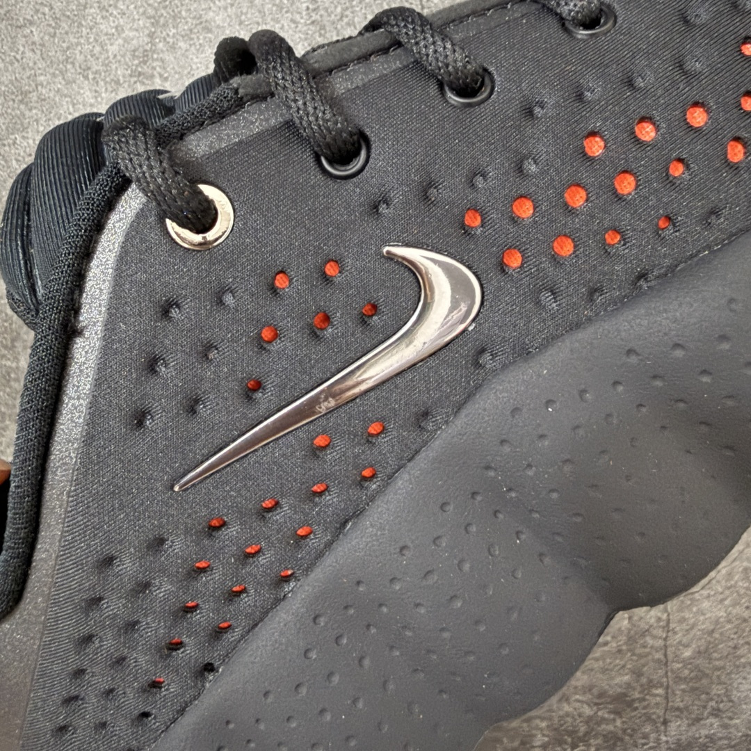 图片[3]-【纯原PK版】NK Mind 002 黑科技足底按摩舒适贴合训练鞋 黑色 HQ4308-001 目前市场最正确版 顶级版本 正确细节 1：1标配组合底 MD软底 分区按摩 超高清洁度 按摩功能效果同步原版 区别市场通货 Mind 002 从神经科学中汲取灵感，打造出一款不仅外观独特，更能为穿着者带来别样感知体验的球鞋，此次新作将继续延续此核心方向。历时十年打磨的 Mind 系列，承载着 Nike 对未来鞋款的愿景呈现。系列中的每双鞋，外底均由 22 个独立泡沫结节构成，旨在模拟赤足般的体验。这些结节N通过与足底感官感受器的相互作用，从而促进人体的自然步态。 尺码：36 36.5 37.5 38 38.5 39 40 40.5 41 42 42.5 43 44 44.5 45 46-选品中心